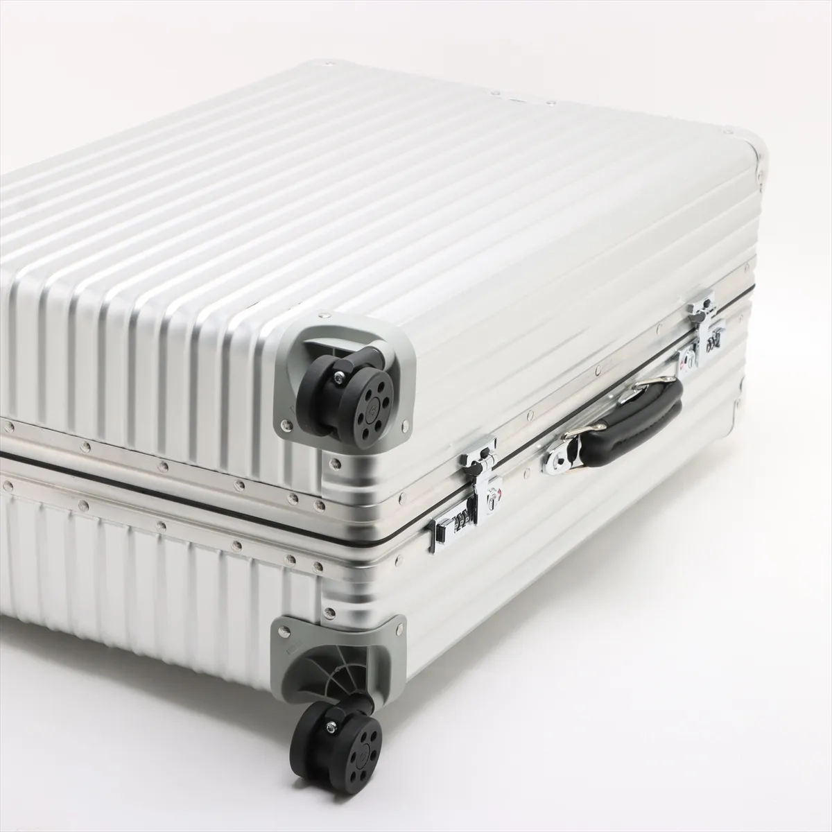 [Individually packaged] Rimowa Check-in M Aluminum Carry Case, Silver, Combination Lock: Left 000, Right 321, Pouch core broken — view 3