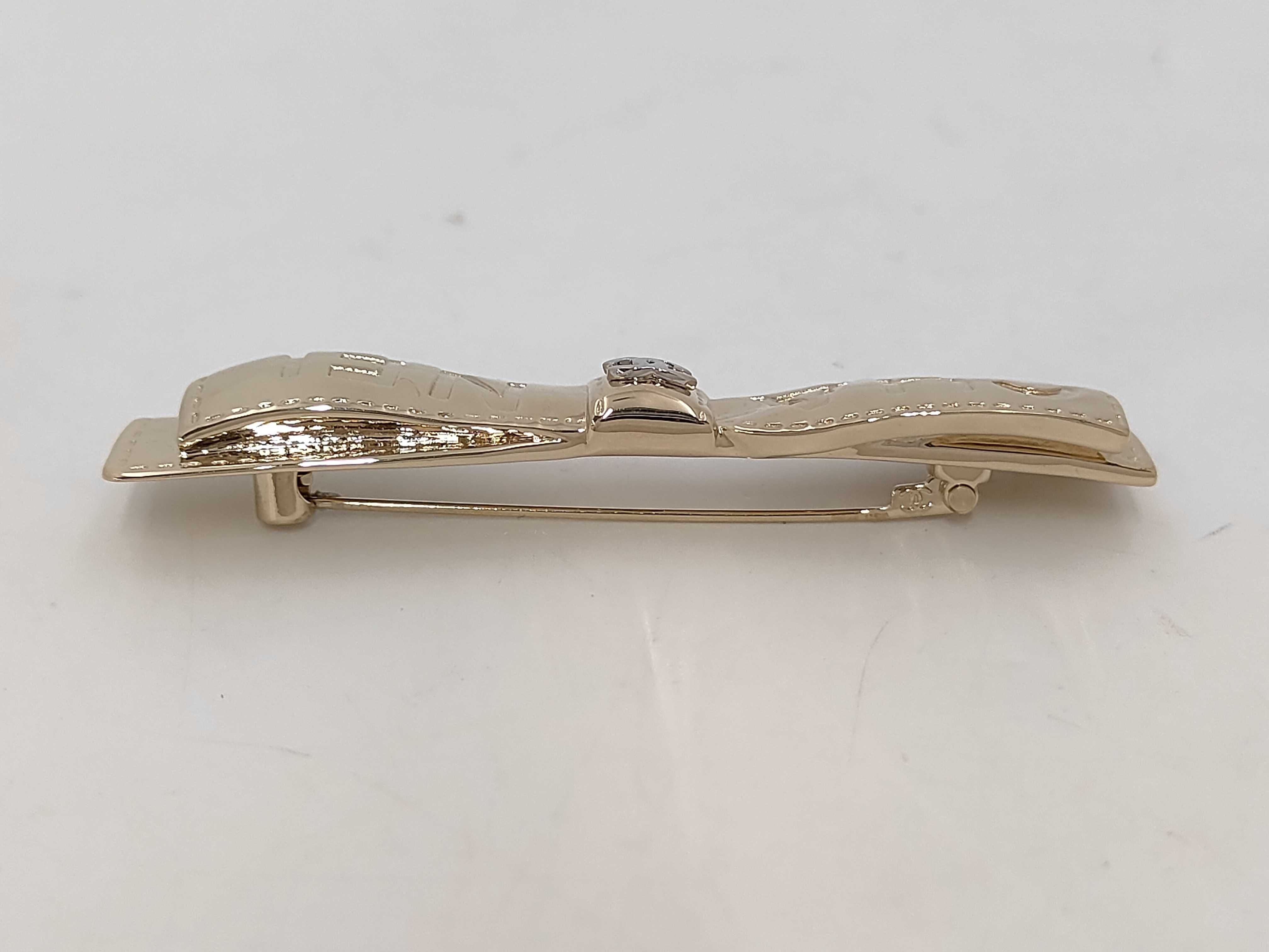Brooch B25K Brooch — view 3