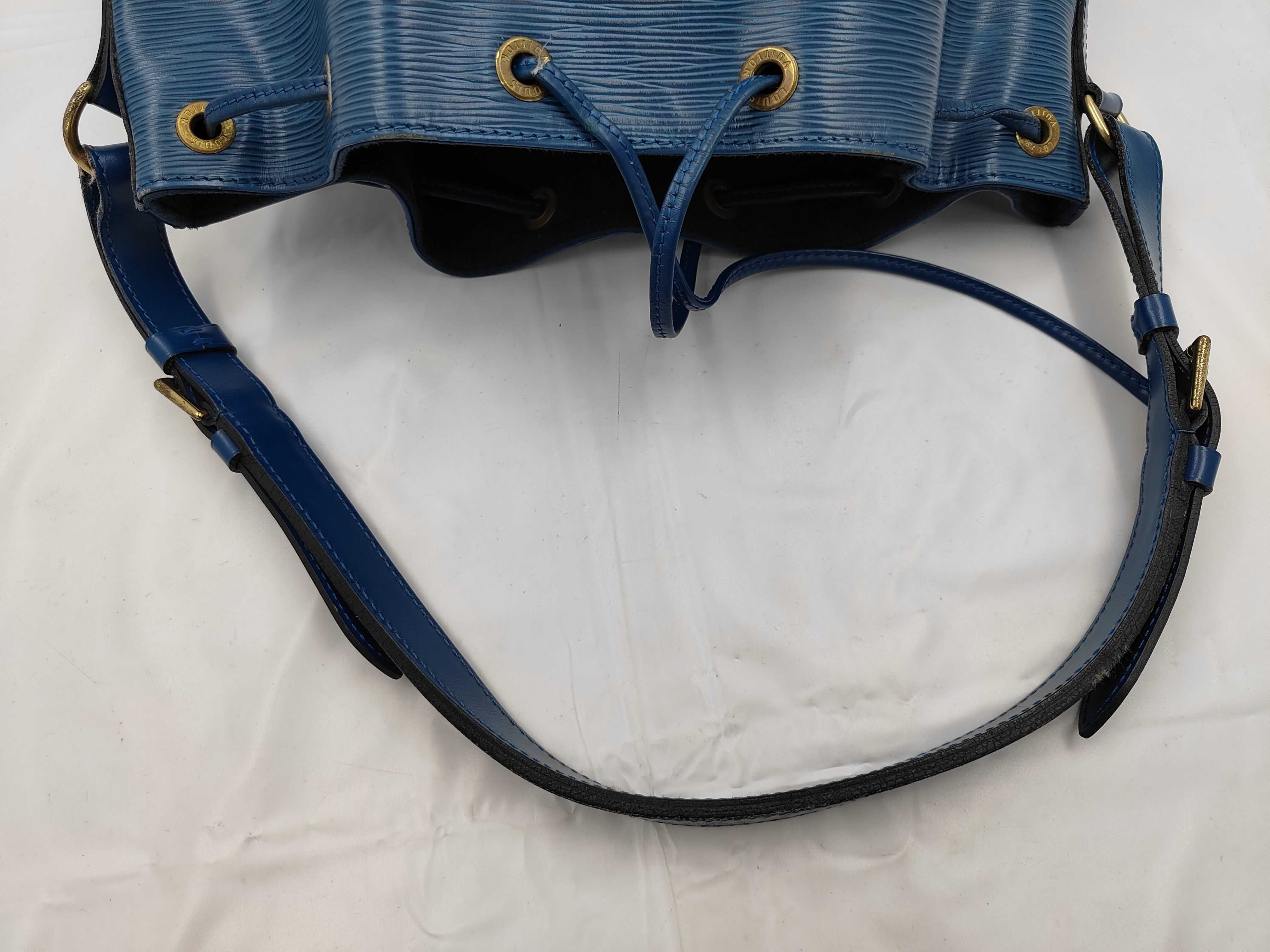 LV Petit Noé M44105 Epi Bag — view 3