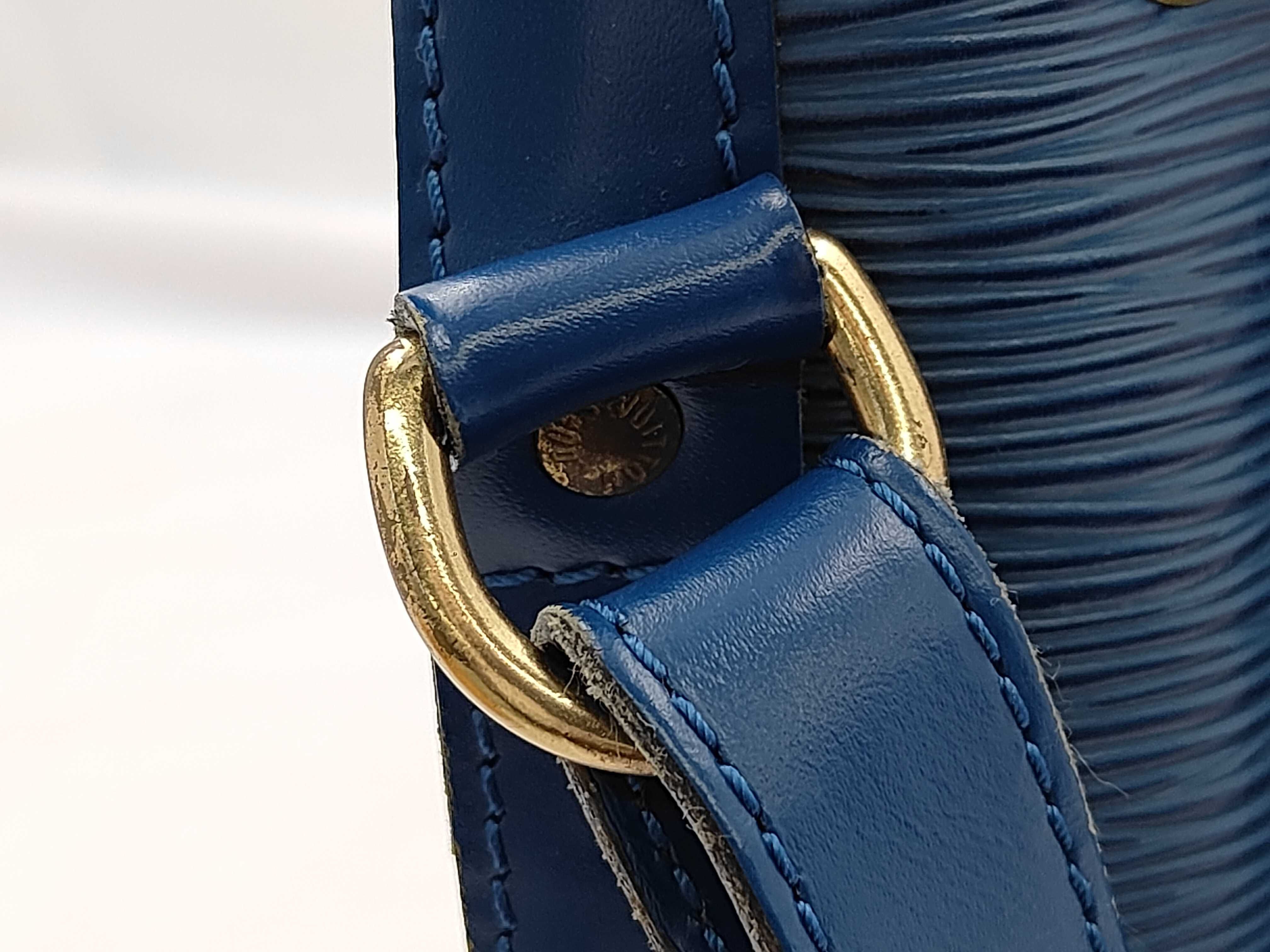 LV Petit Noé M44105 Epi Bag — view 5