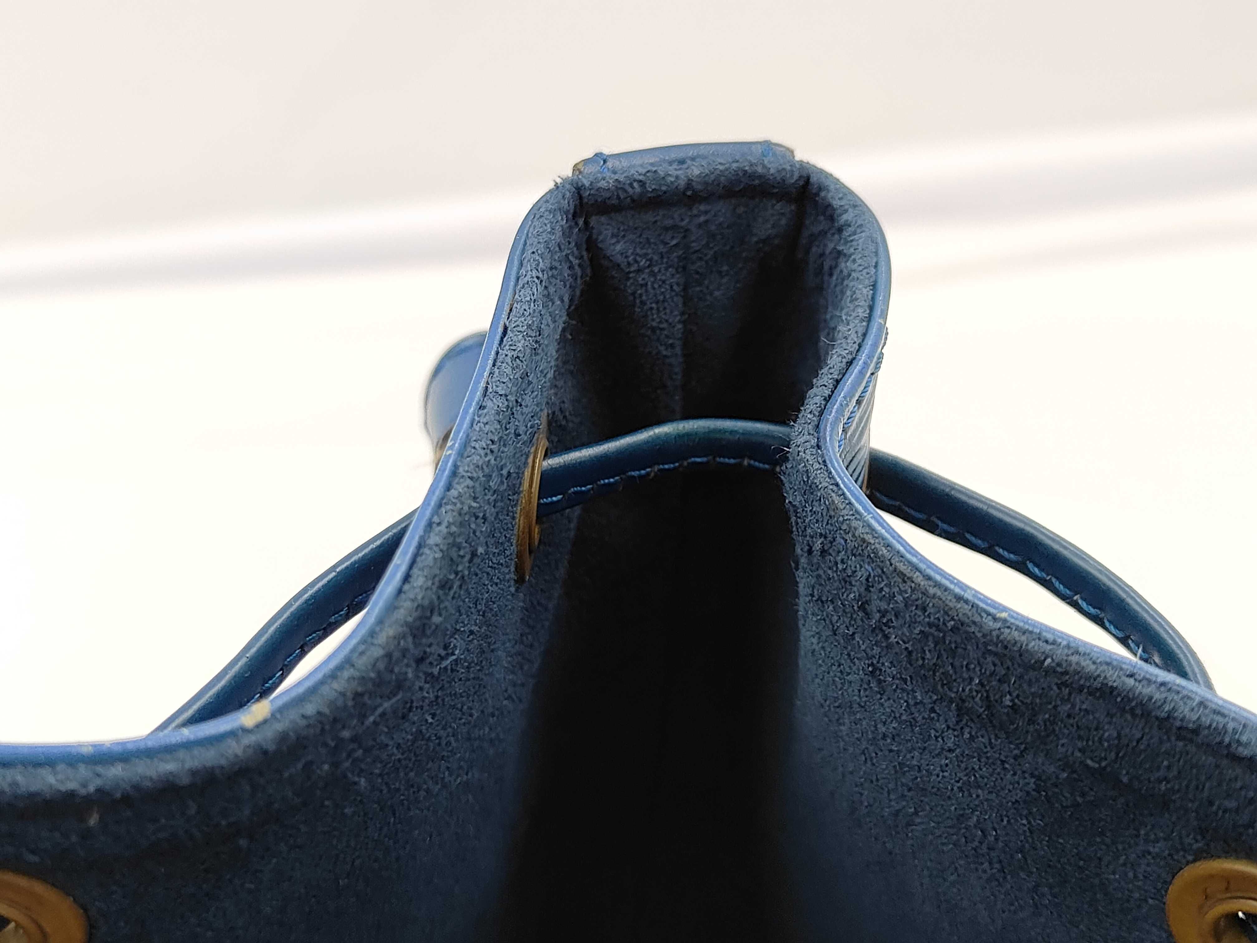 LV Petit Noé M44105 Epi Bag — view 9