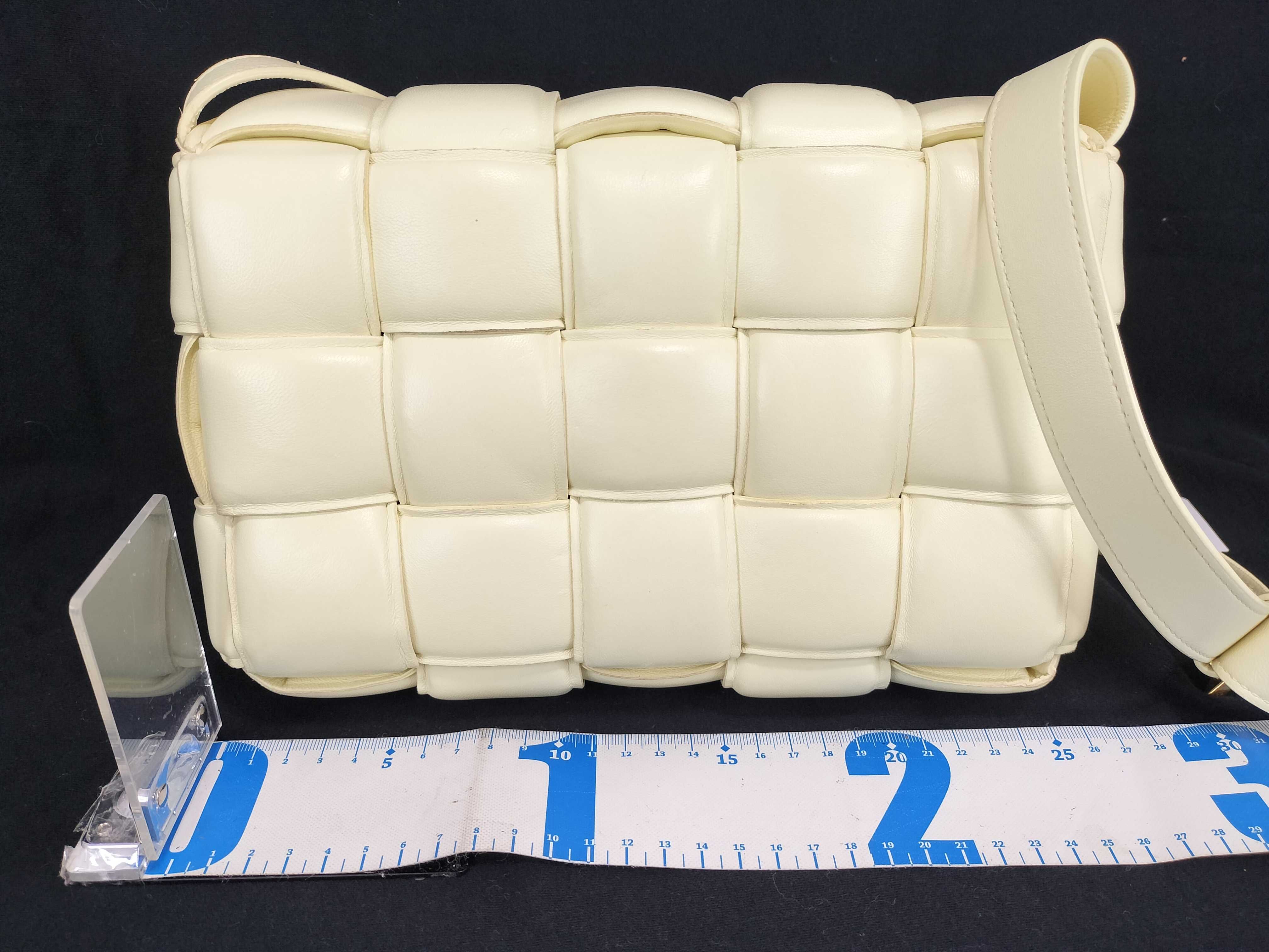FR- Maxi Intrecciato padded cassette Leather Shoulder Bag Yellow — view 2