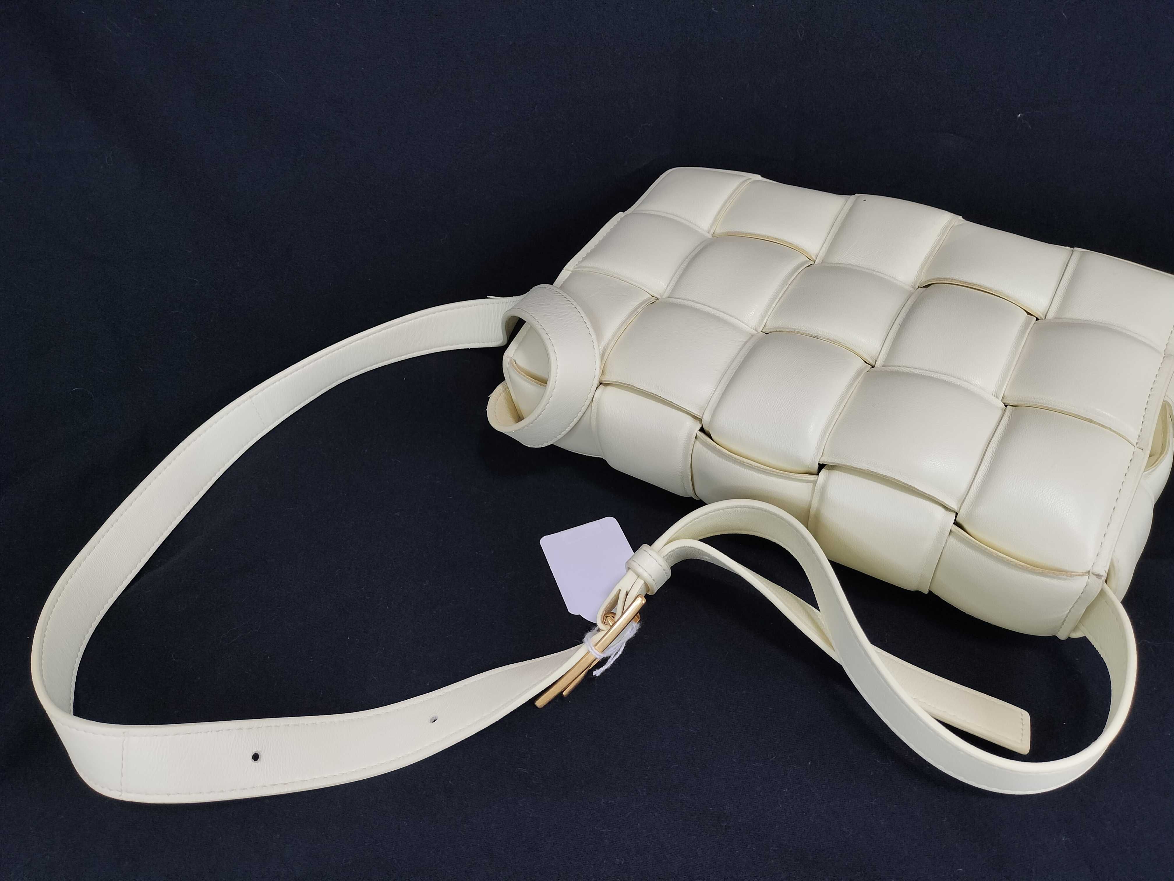 FR- Maxi Intrecciato padded cassette Leather Shoulder Bag Yellow — view 3