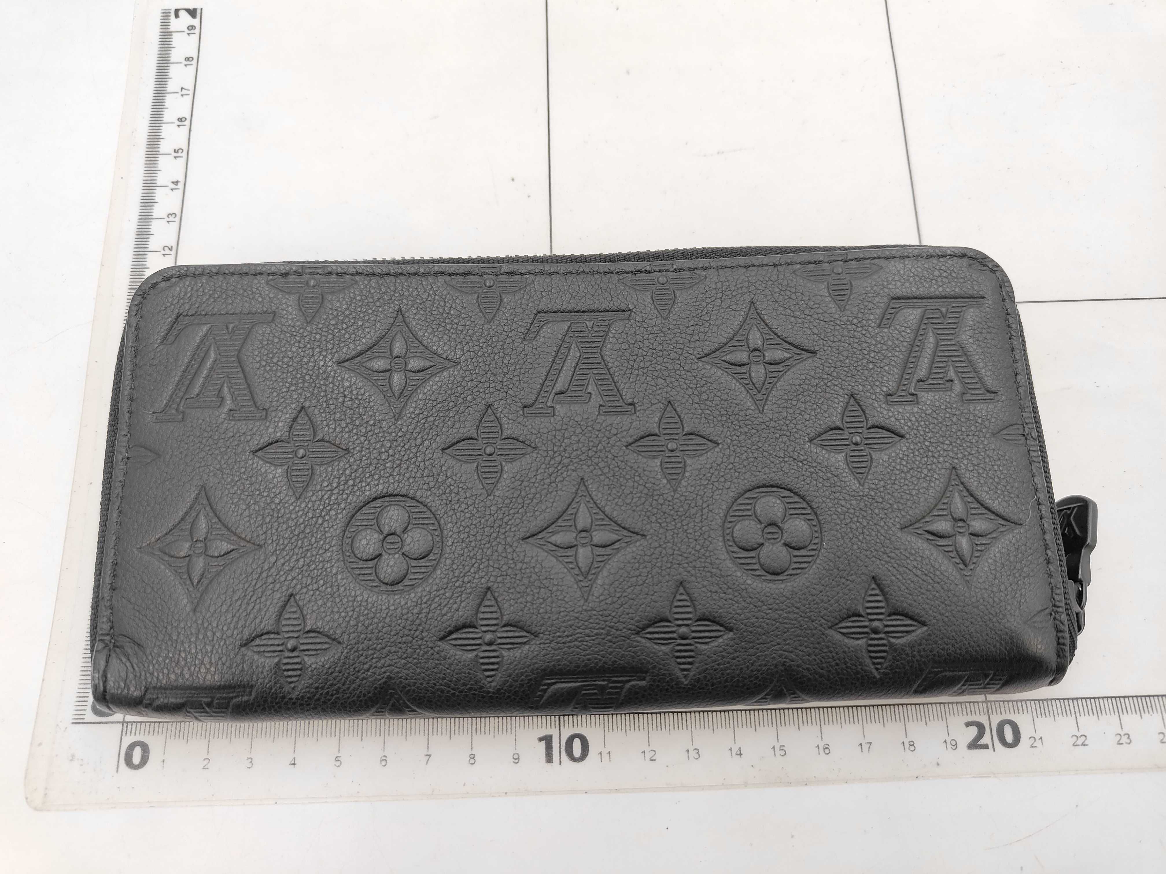LV M80333 Wallet — view 2