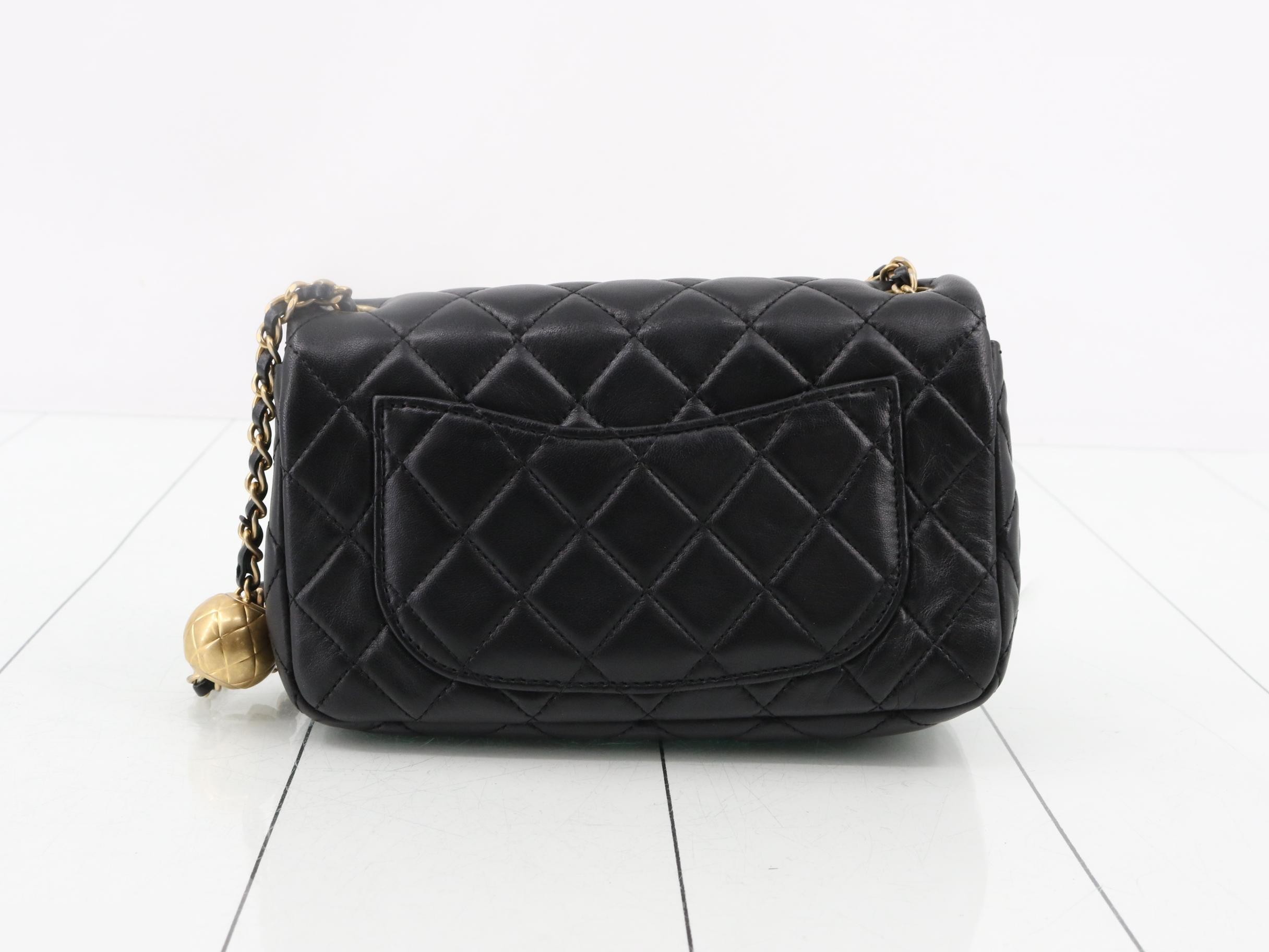 Matelassé Lambskin Turnlock Chain Shoulder Bag — view 2