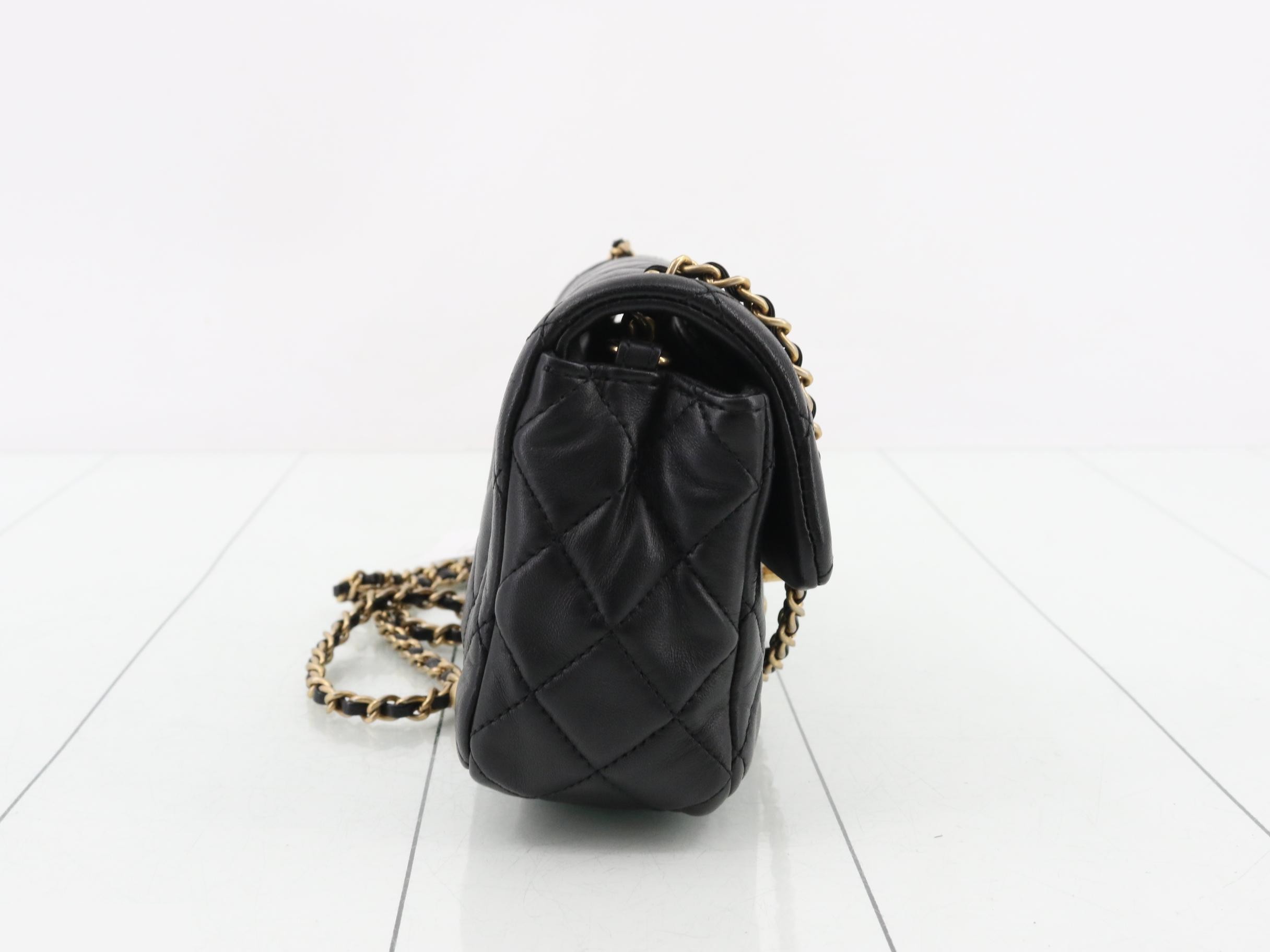 Matelassé Lambskin Turnlock Chain Shoulder Bag — view 4