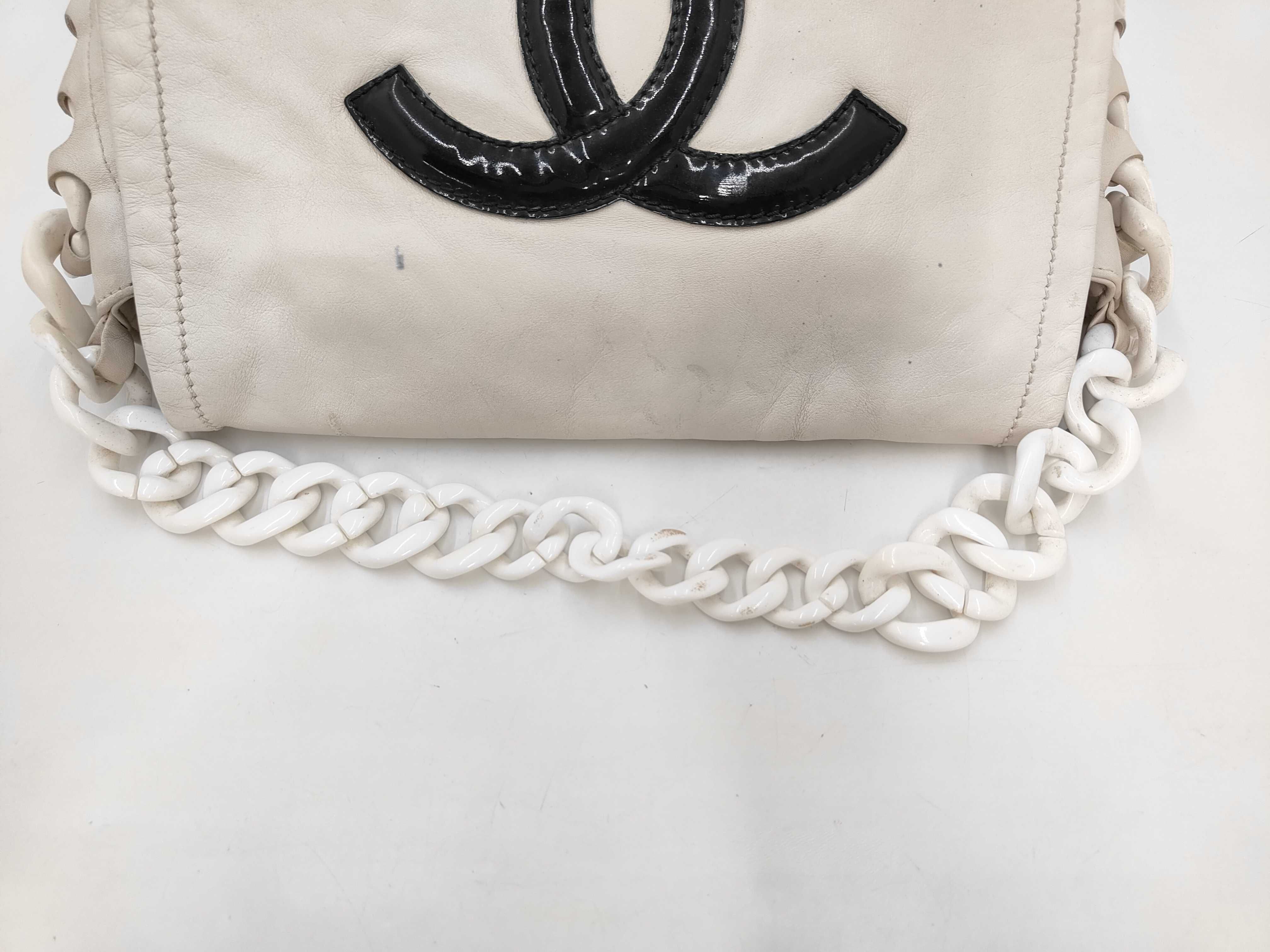 Gabrielle Line Shoulder Bag — view 5