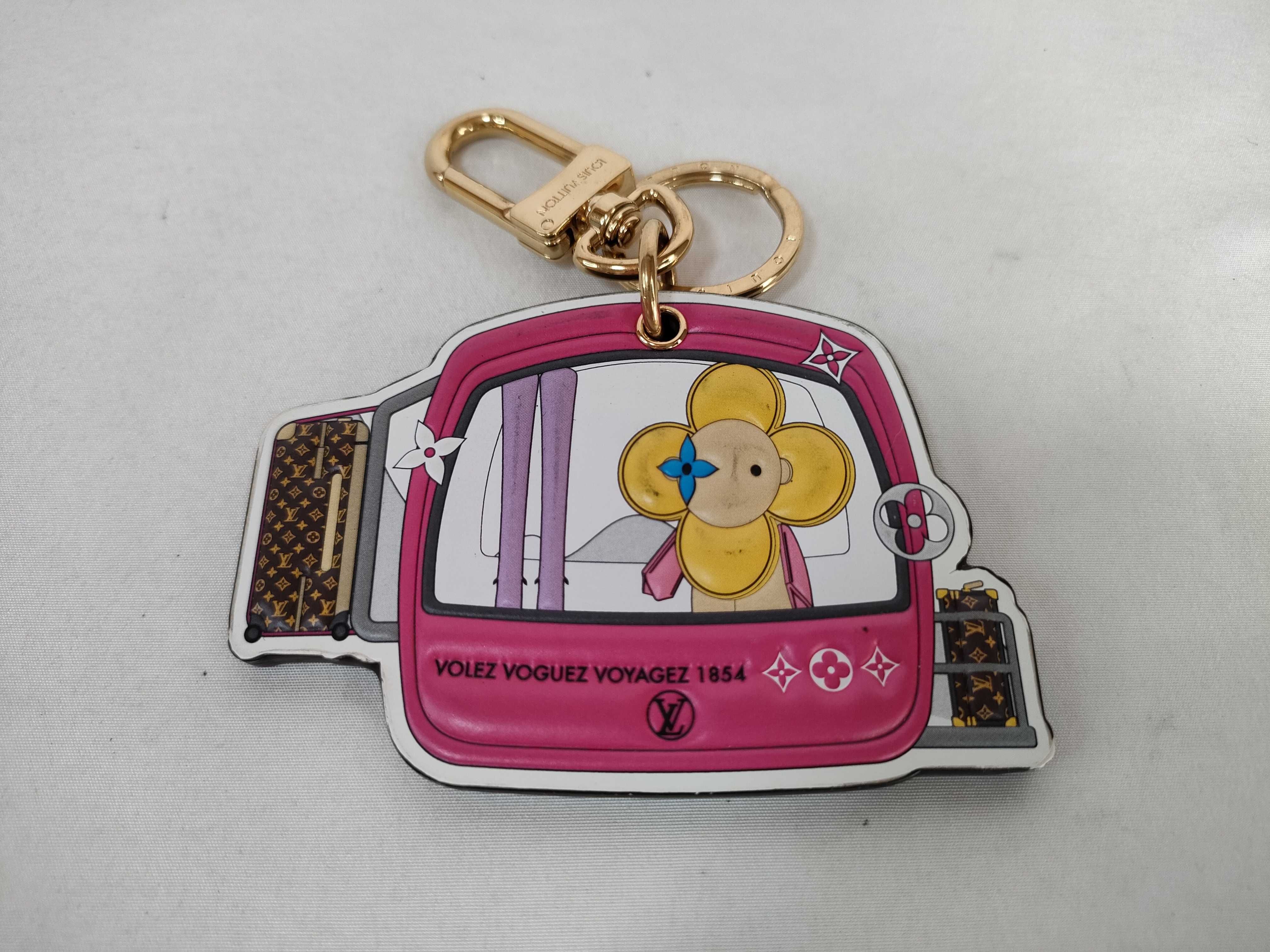 M68653 Vivienne Charm