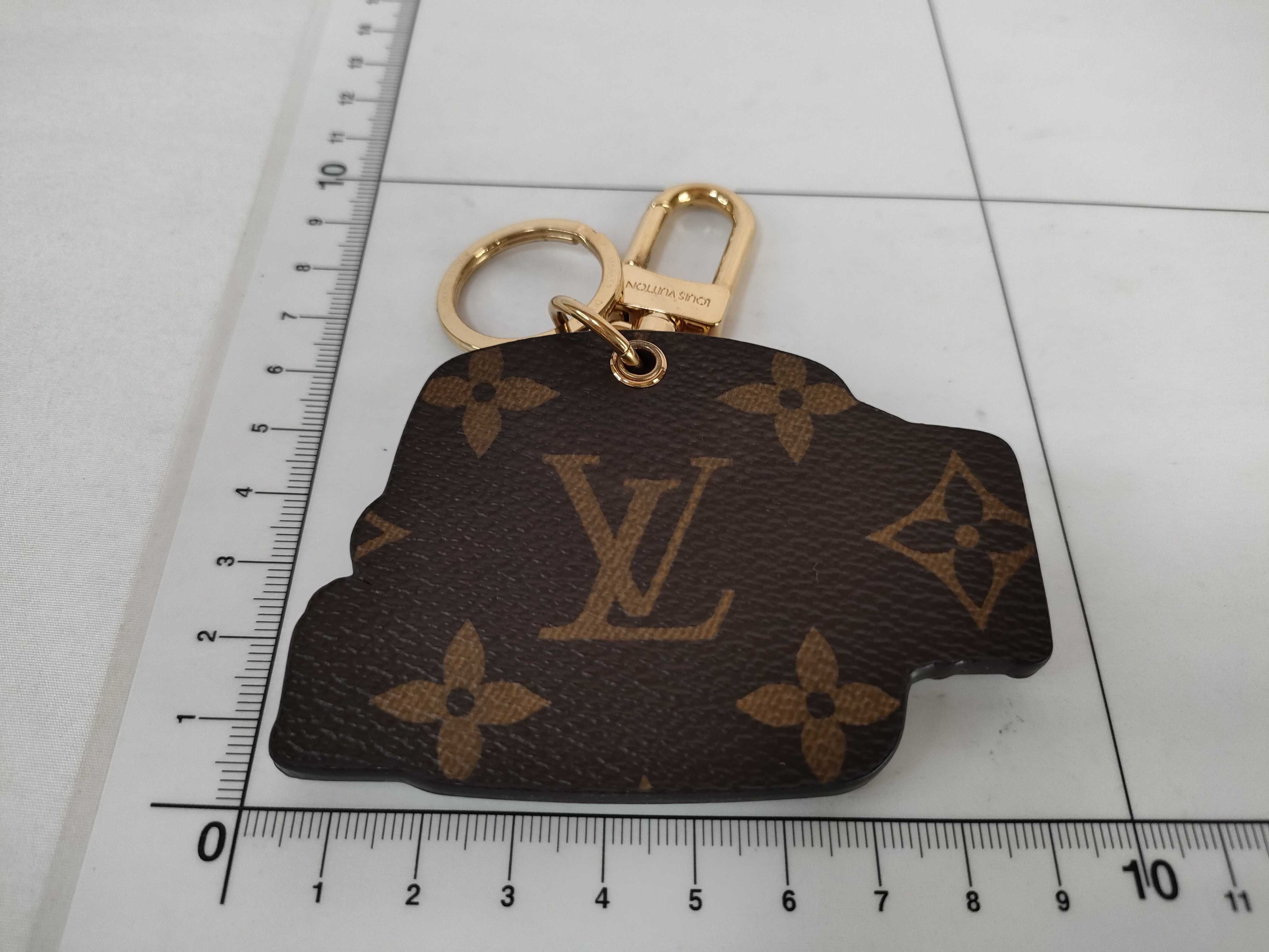 M68653 Vivienne Charm — view 2