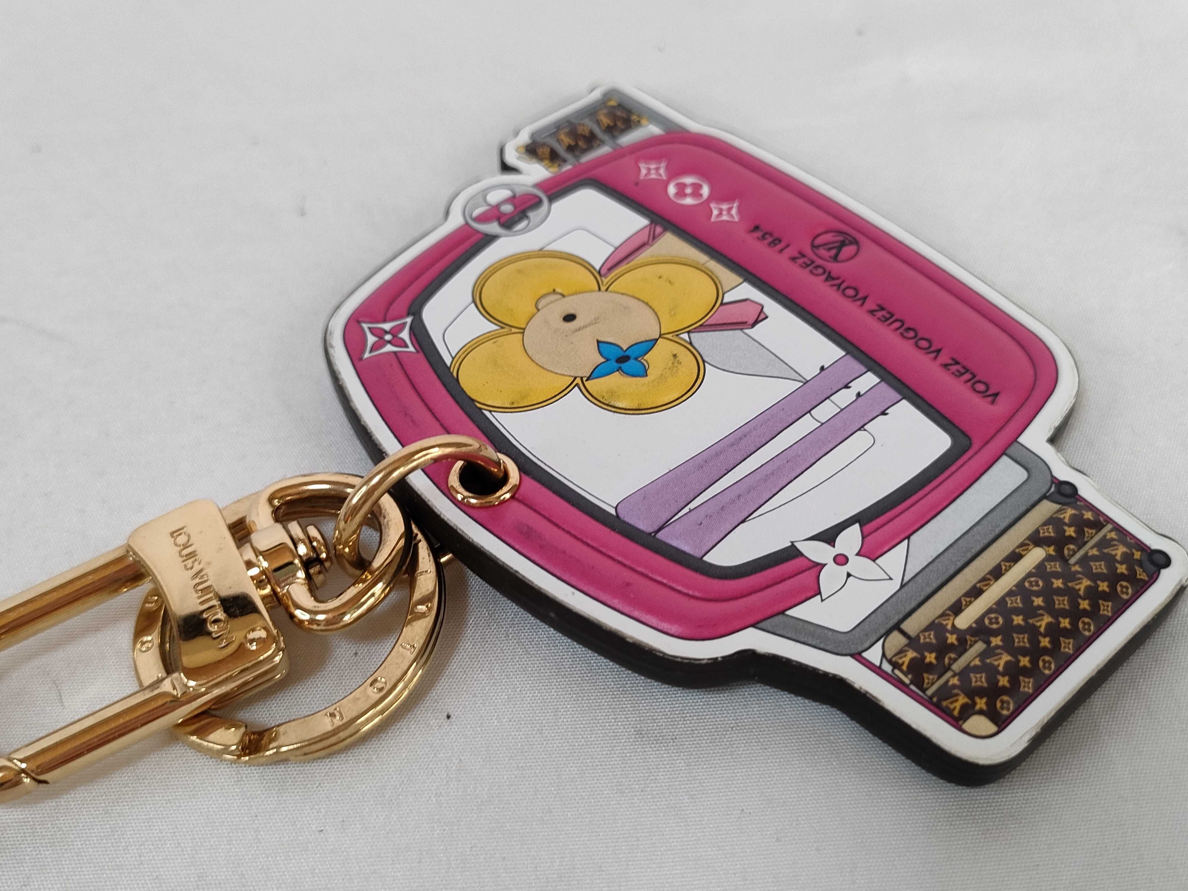 M68653 Vivienne Charm — view 13