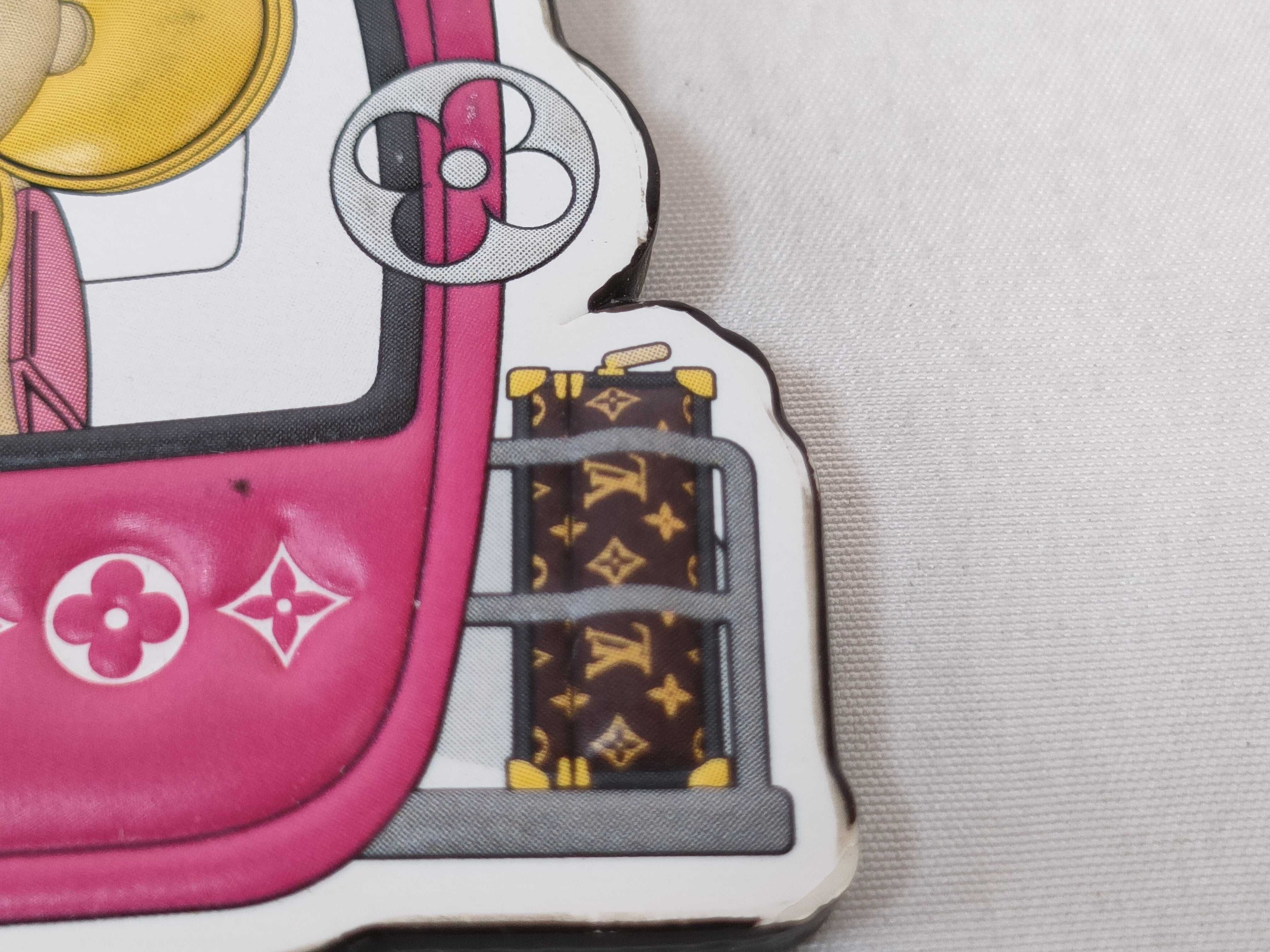M68653 Vivienne Charm — view 7