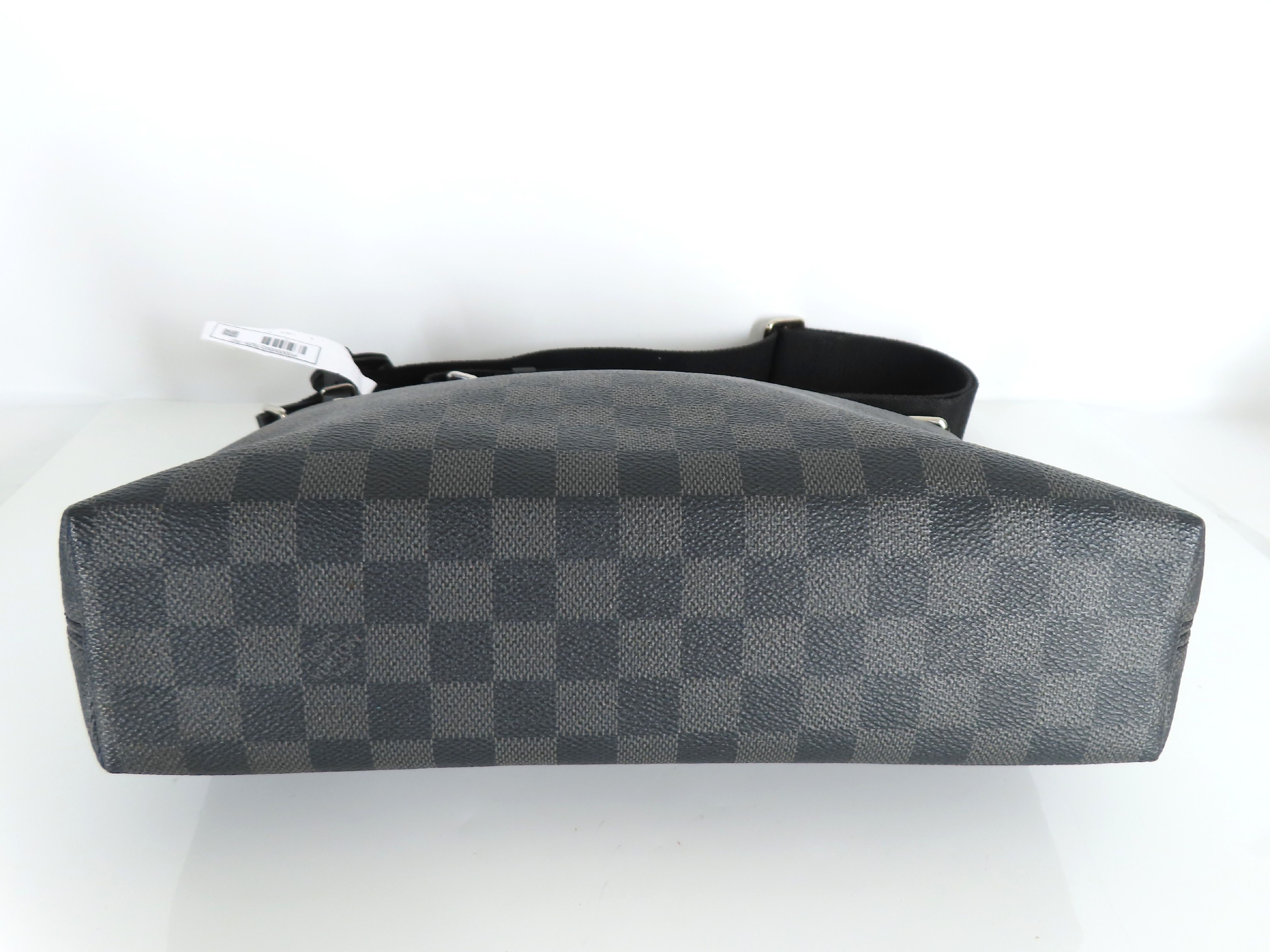 Damier Graphite ID- Mick 30 Canvas Black Shoulderbag SHW CA2128 Shoulder Bag — view 7