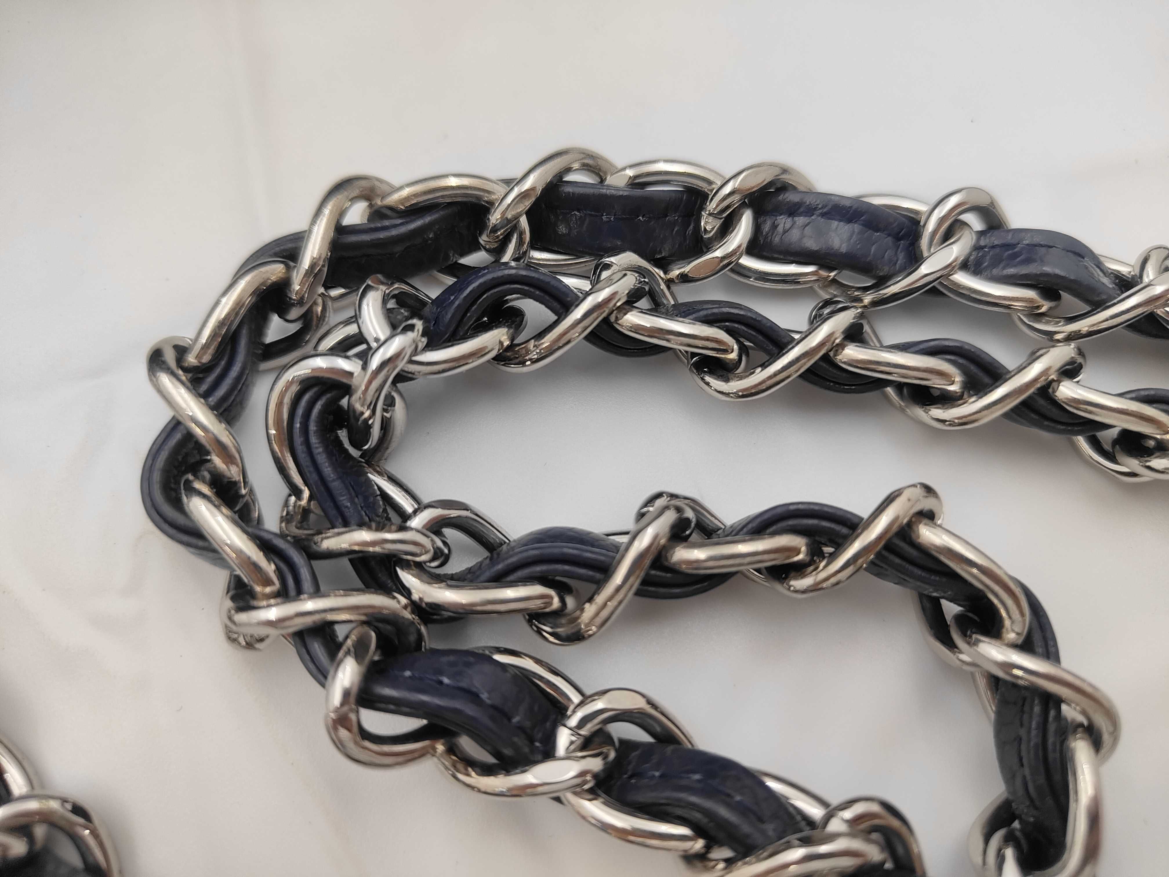 Matelassé 30 Double Flap Caviar Navy Chain Shoulder Bag — view 4