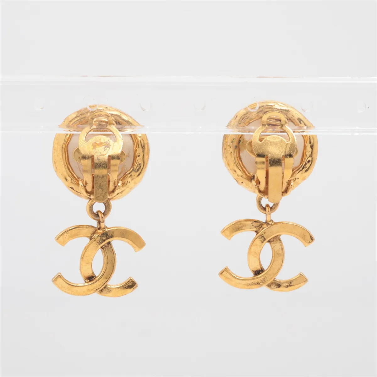 Coco Mark 94P Earrings (Pair) GP x Faux Pearl Gold. Shows signs of wear: — view 2