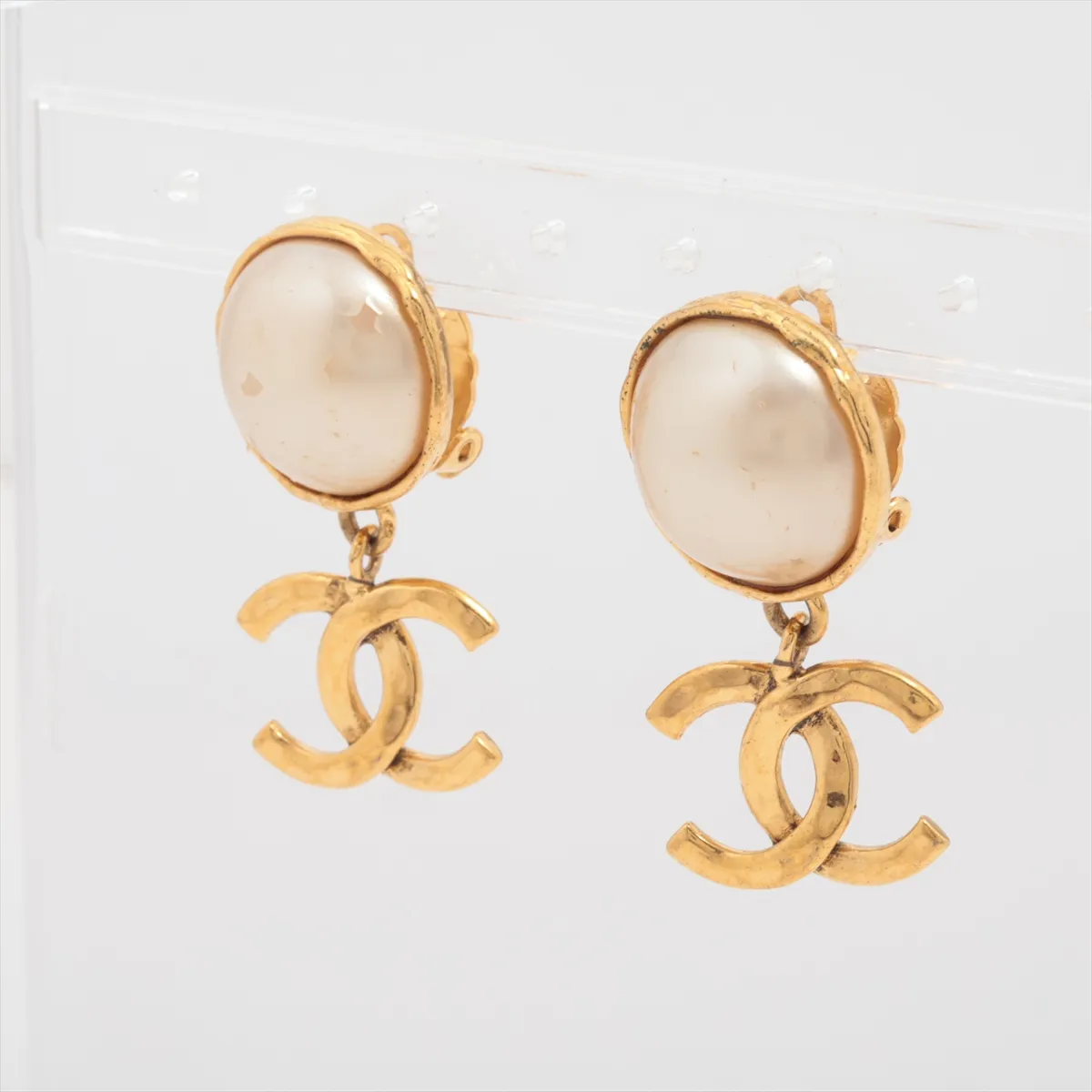Coco Mark 94P Earrings (Pair) GP x Faux Pearl Gold. Shows signs of wear: — view 3