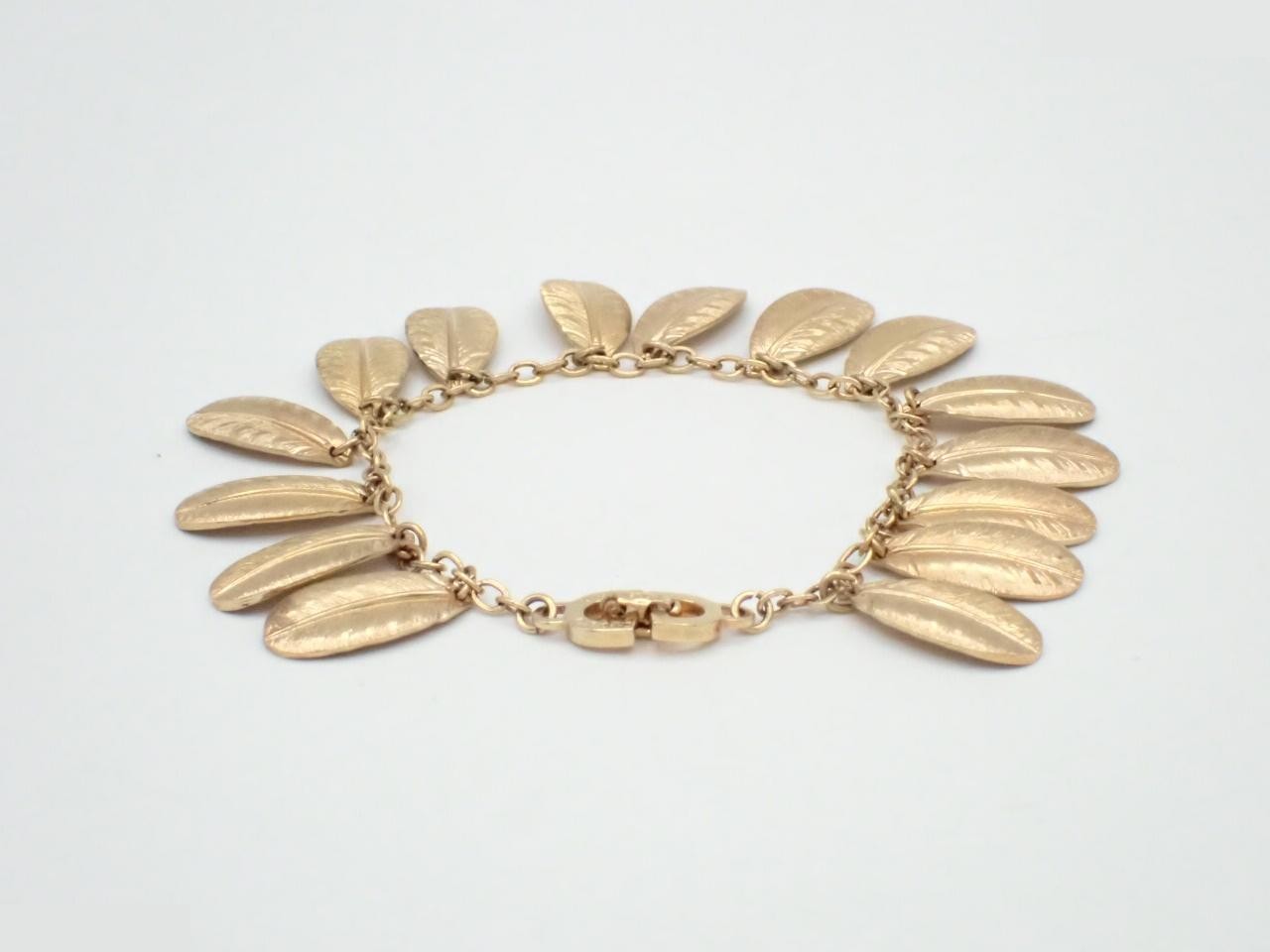 Other items in the line: Precious metals, necklaces, pendants, wrist circumference approximately 18.5 cm. — view 2