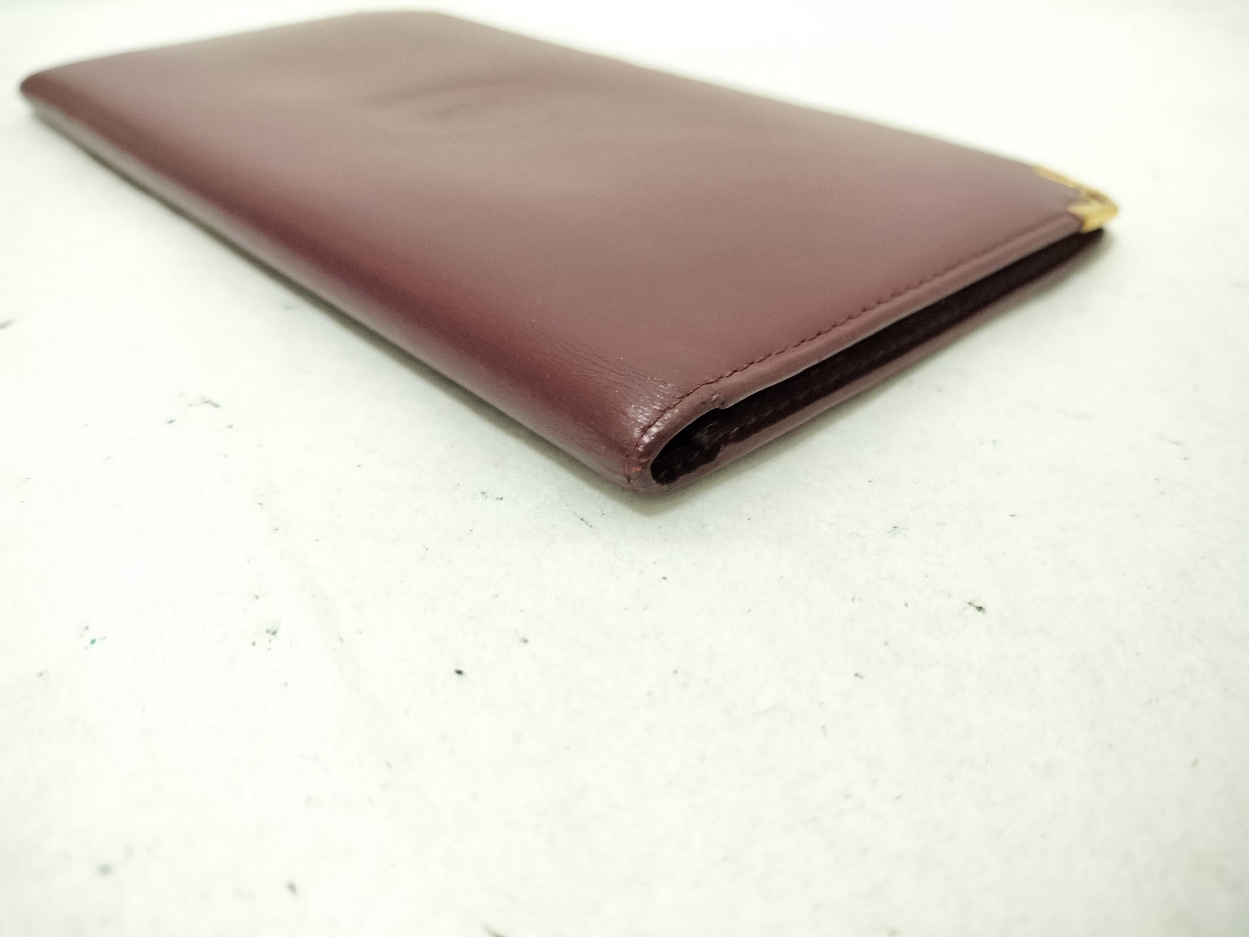 Must line long wallet/billfold — view 4