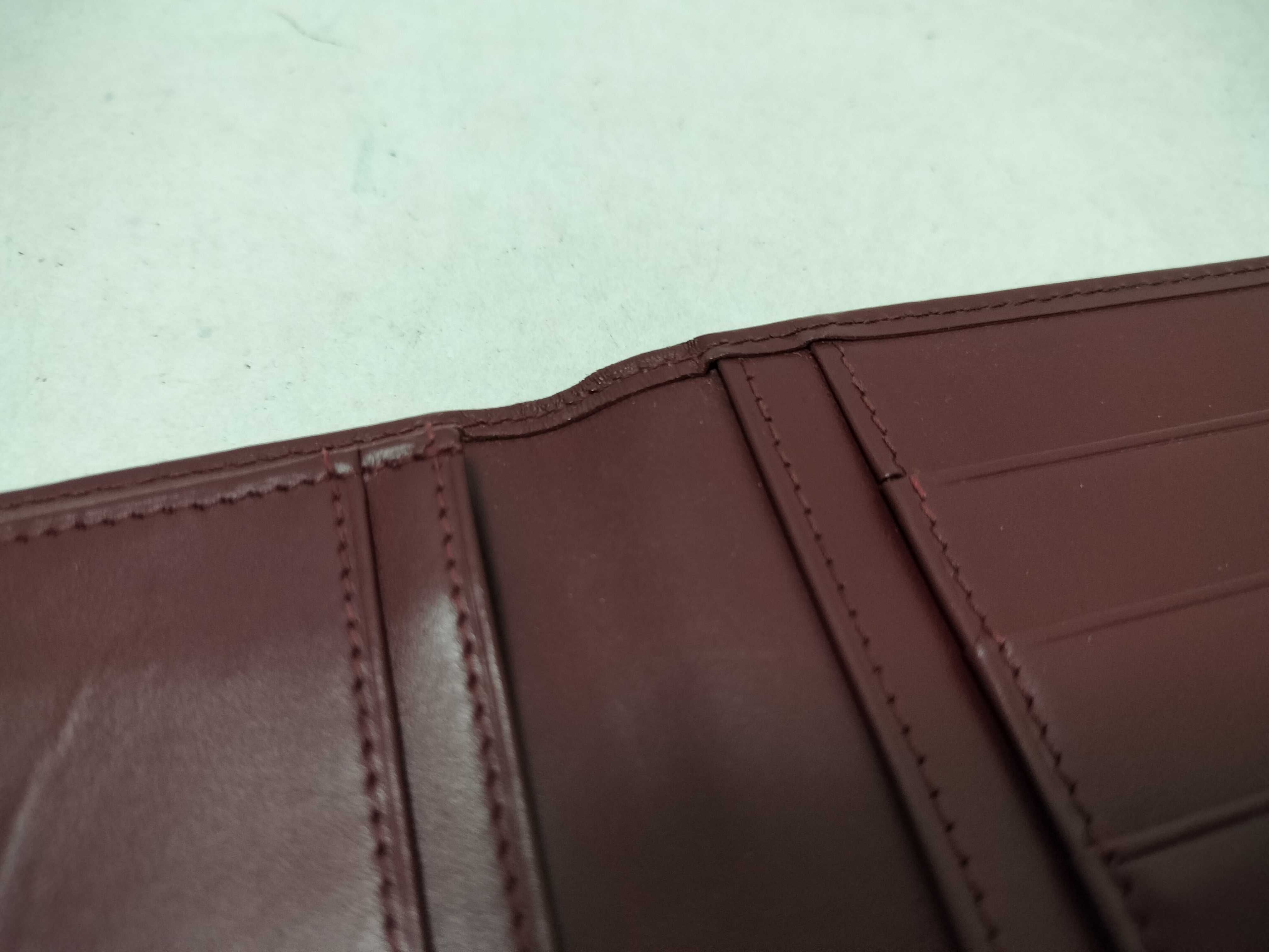 Must line long wallet/billfold — view 7