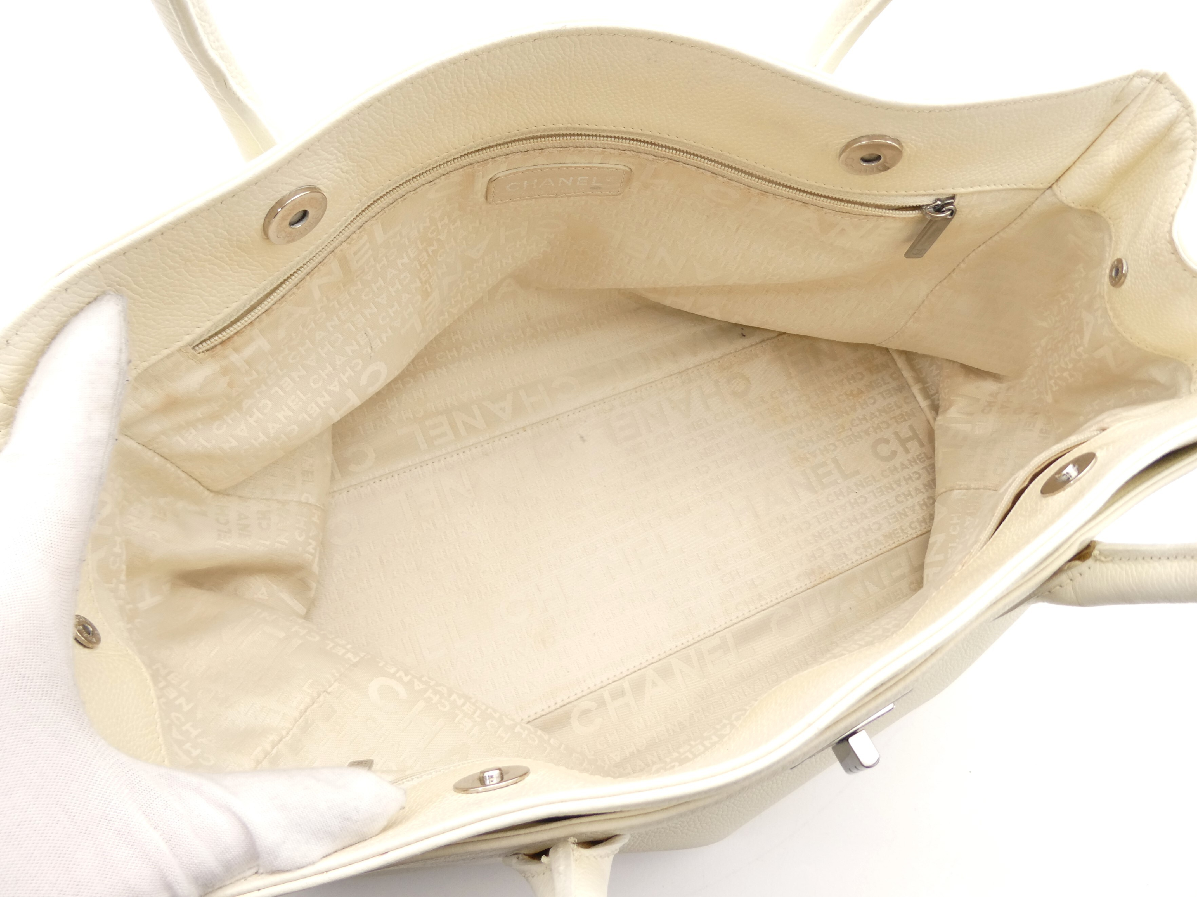 2.55 Executive Leather Handbag — view 7