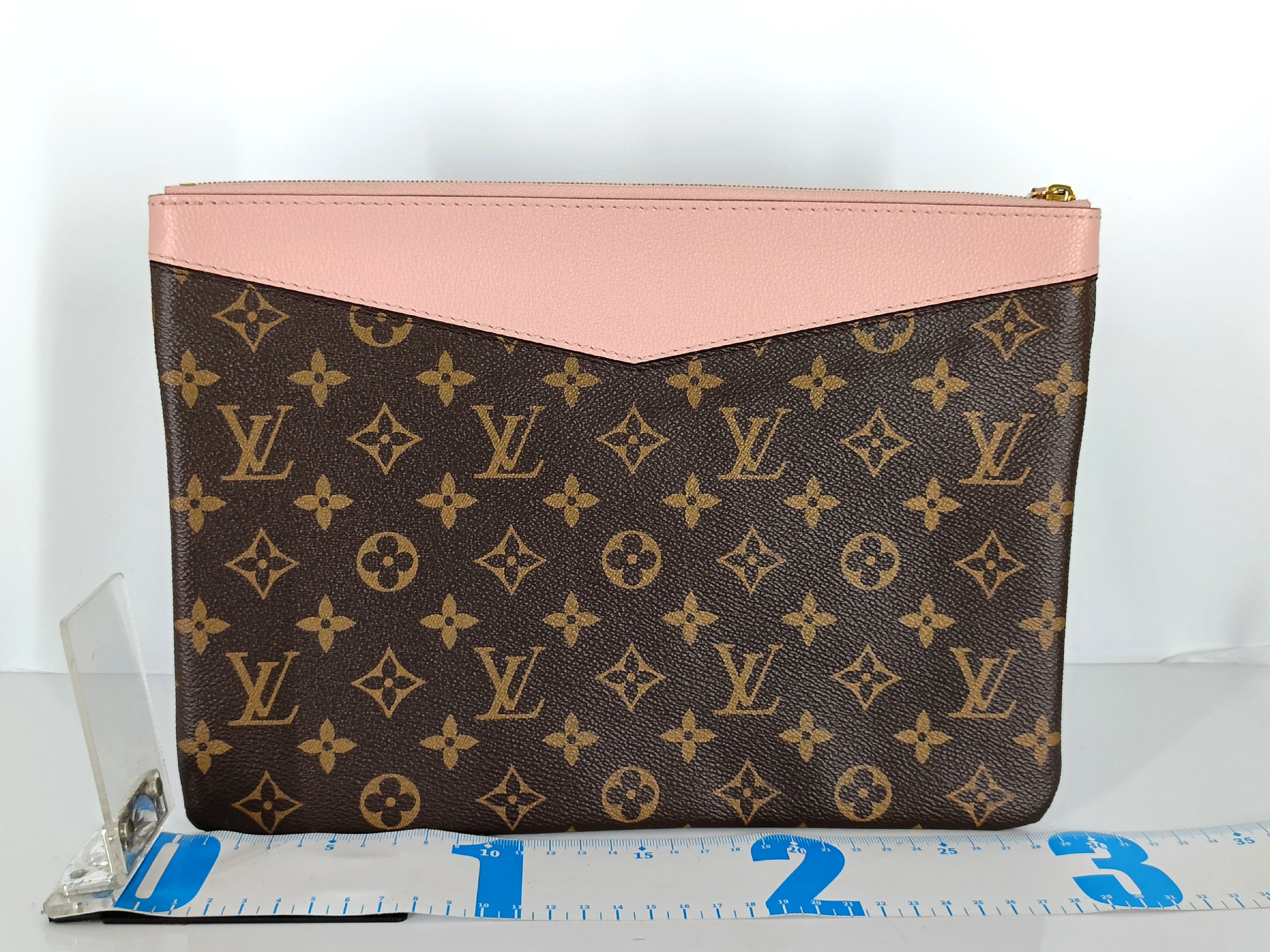 Monogram DU- Monogram Daily Pouch M62942 TN2159 Clutch Bag — view 2