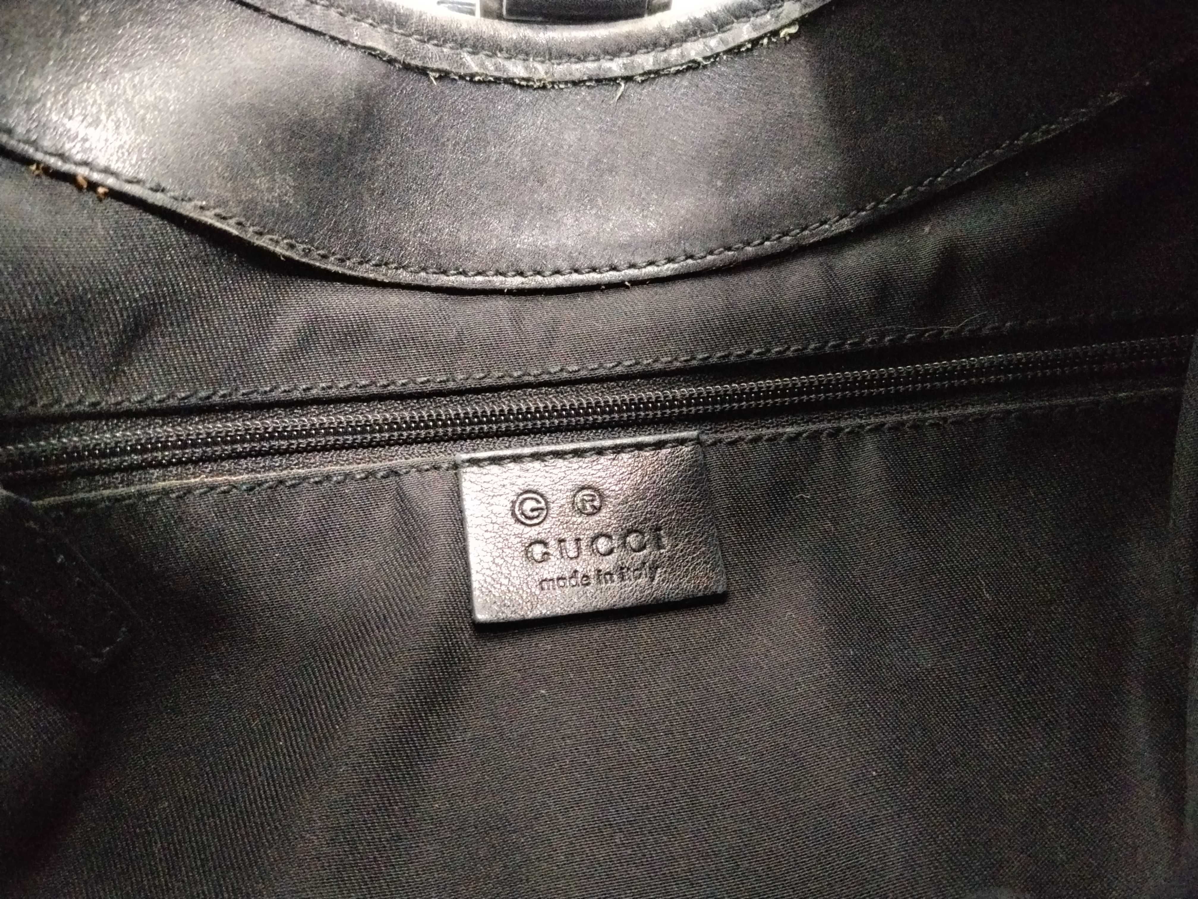 GG Canvas 143746 One-Shoulder Bag — view 15