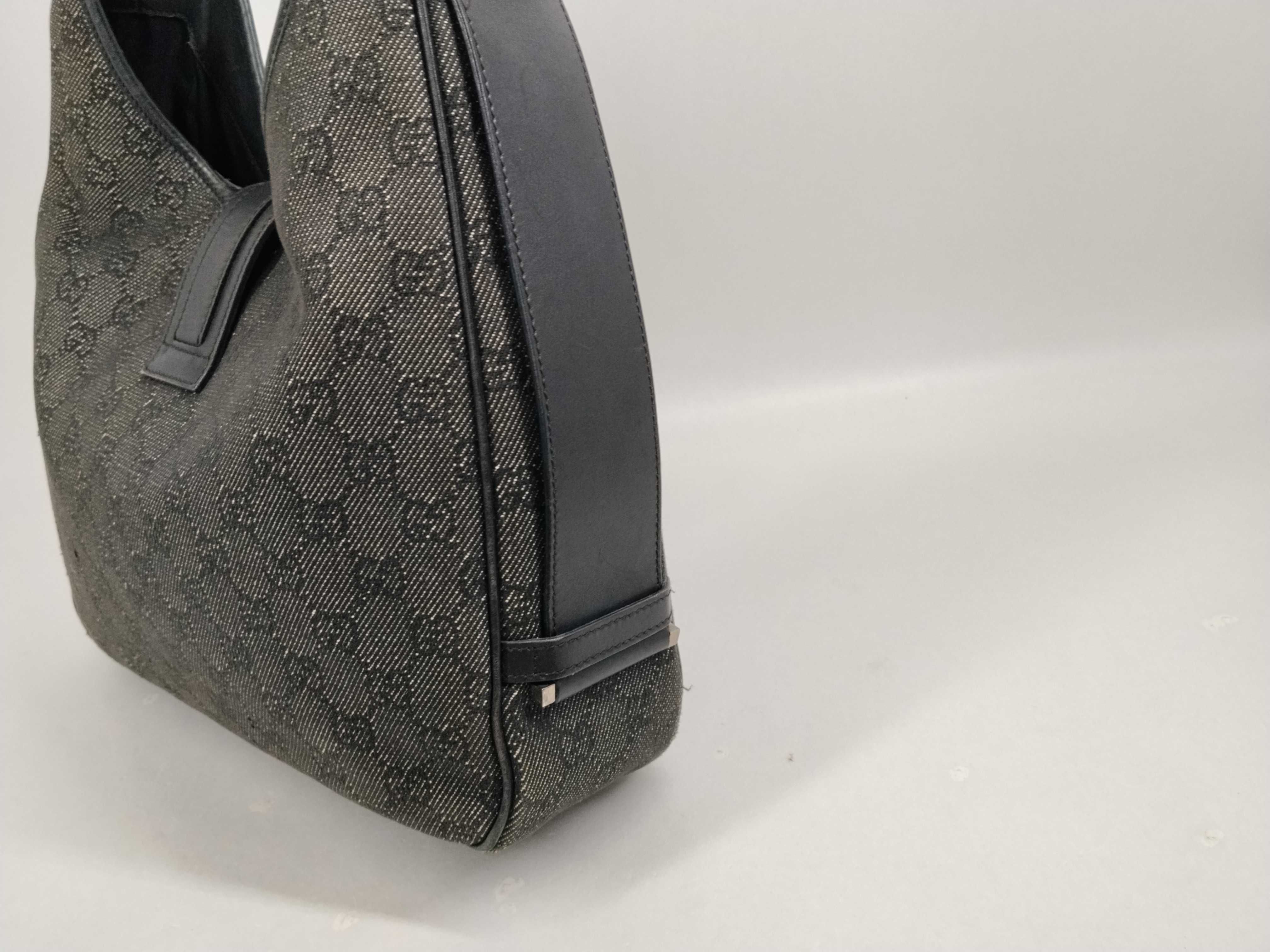GG Canvas 143746 One-Shoulder Bag — view 5