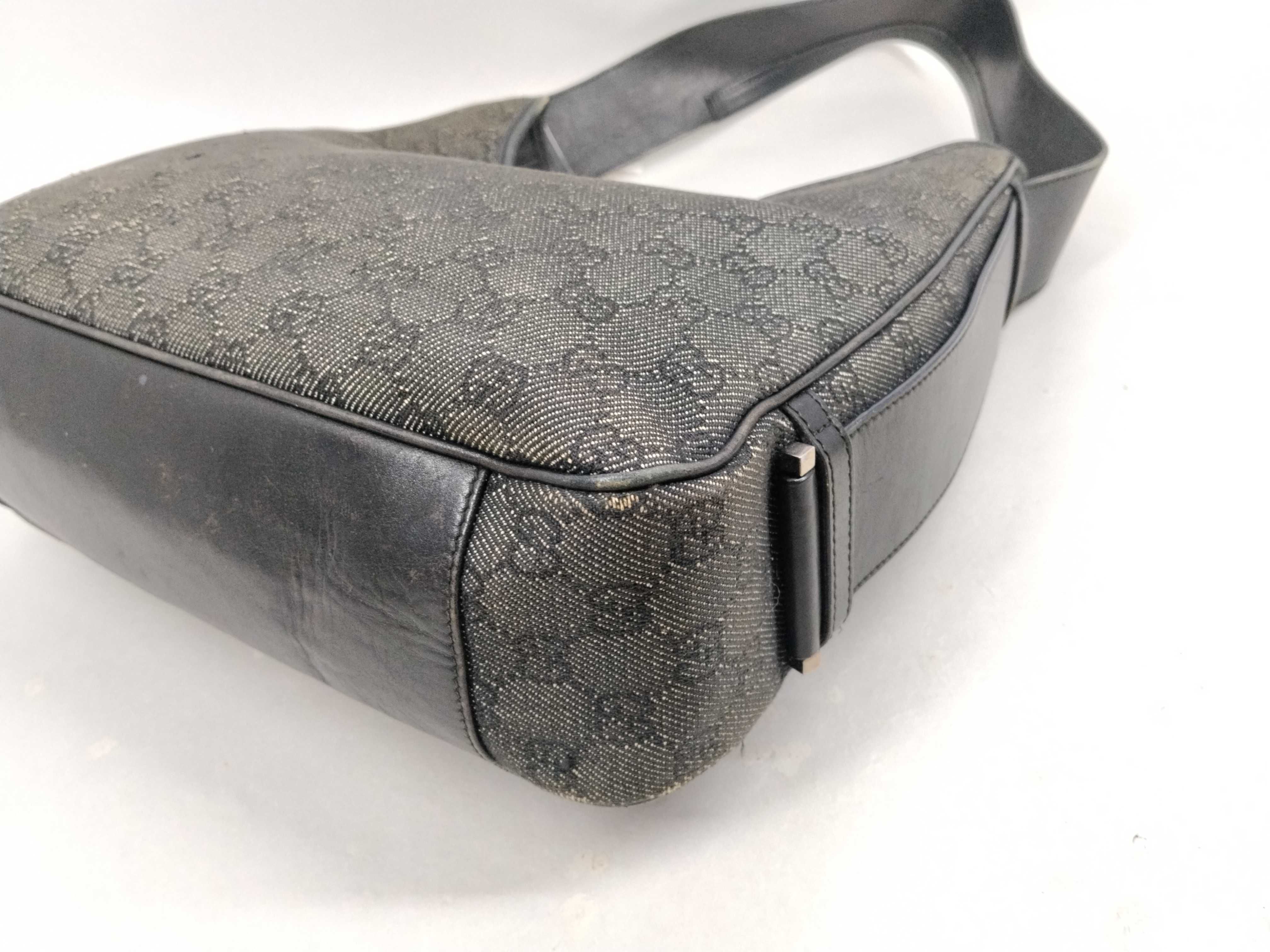 GG Canvas 143746 One-Shoulder Bag — view 7