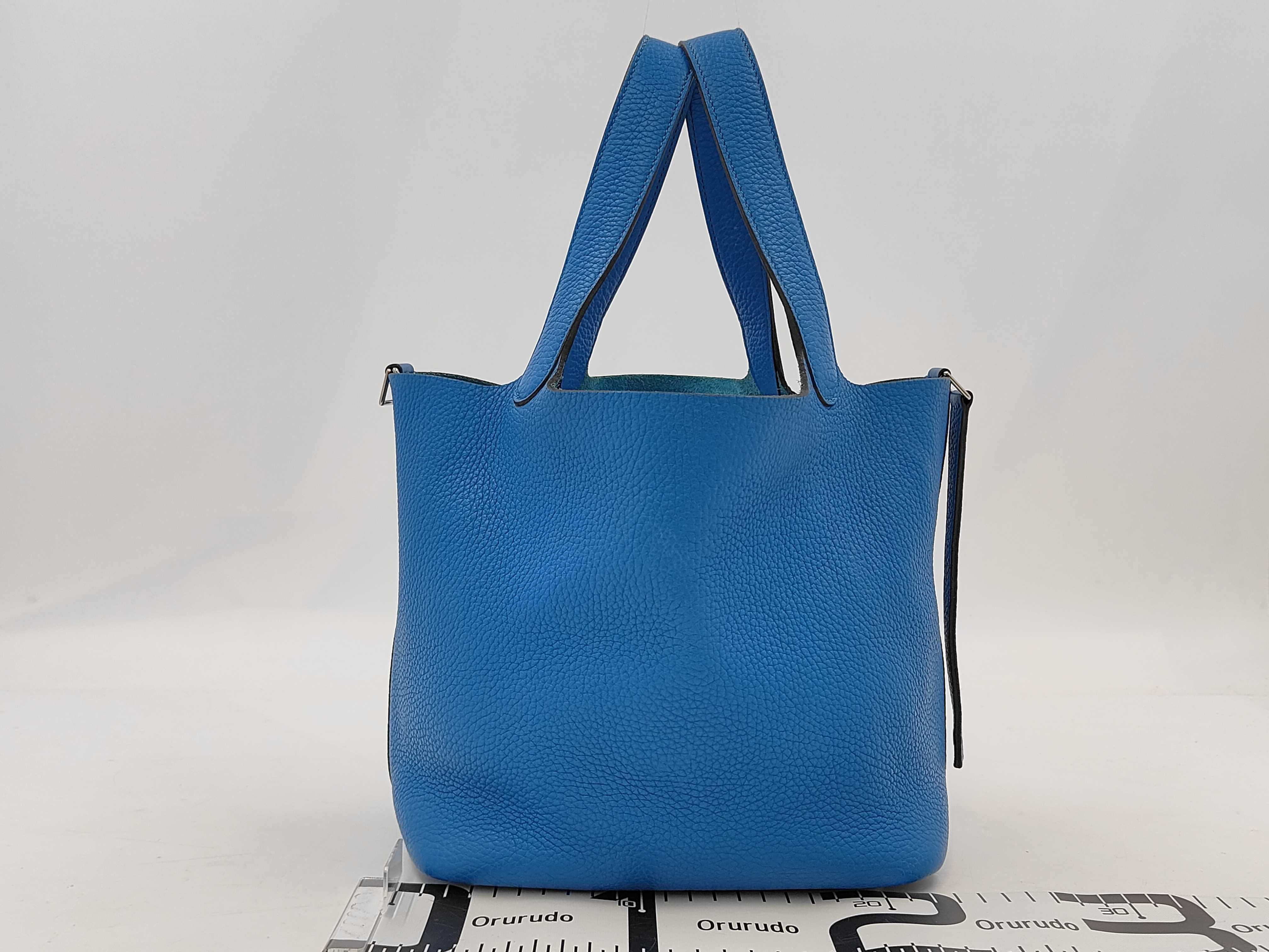 Picotin Lock MM, silver hardware, Taurillon Clemence leather, Blue Hydra, key and padlock included, A stamp/2017 production?, handbag — view 2