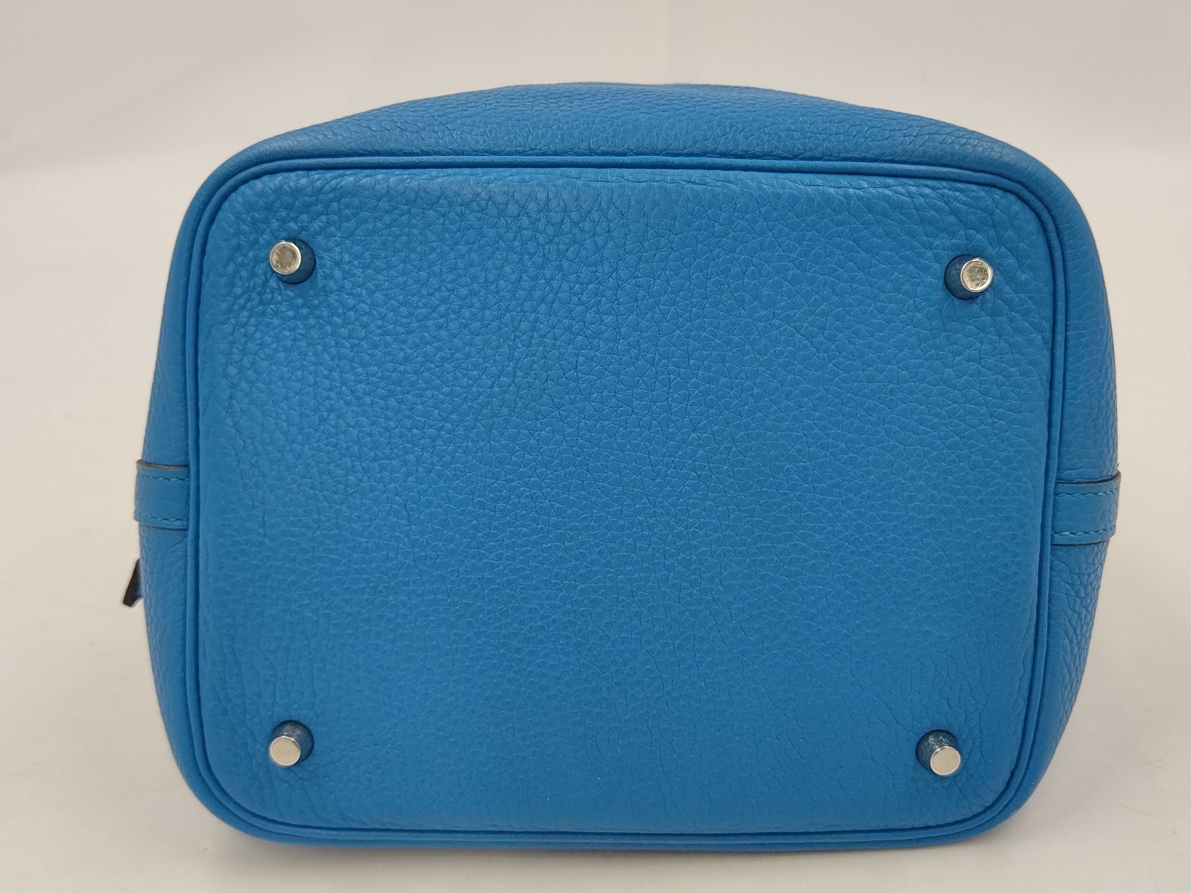 Picotin Lock MM, silver hardware, Taurillon Clemence leather, Blue Hydra, key and padlock included, A stamp/2017 production?, handbag — view 4