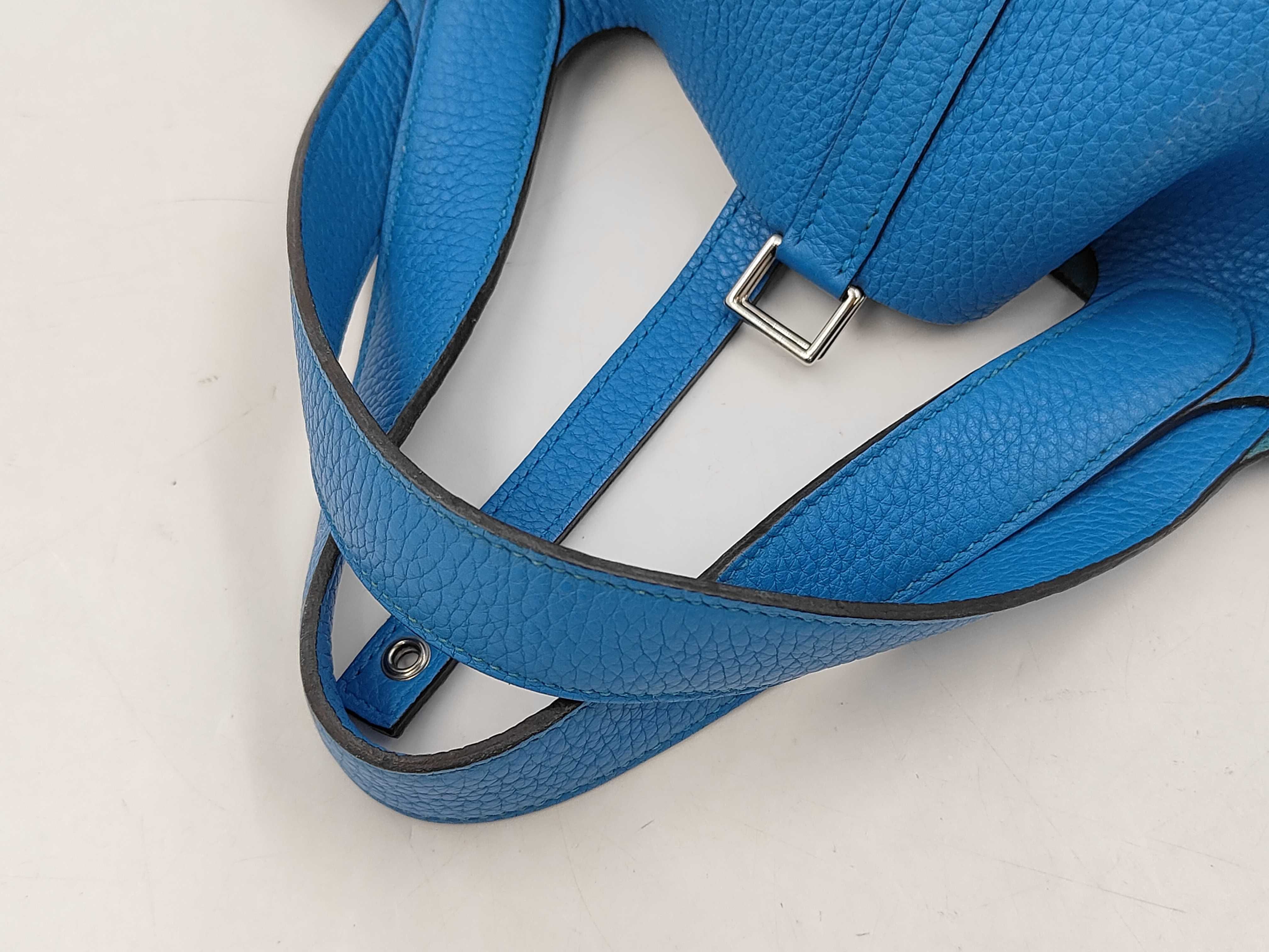Picotin Lock MM, silver hardware, Taurillon Clemence leather, Blue Hydra, key and padlock included, A stamp/2017 production?, handbag — view 5