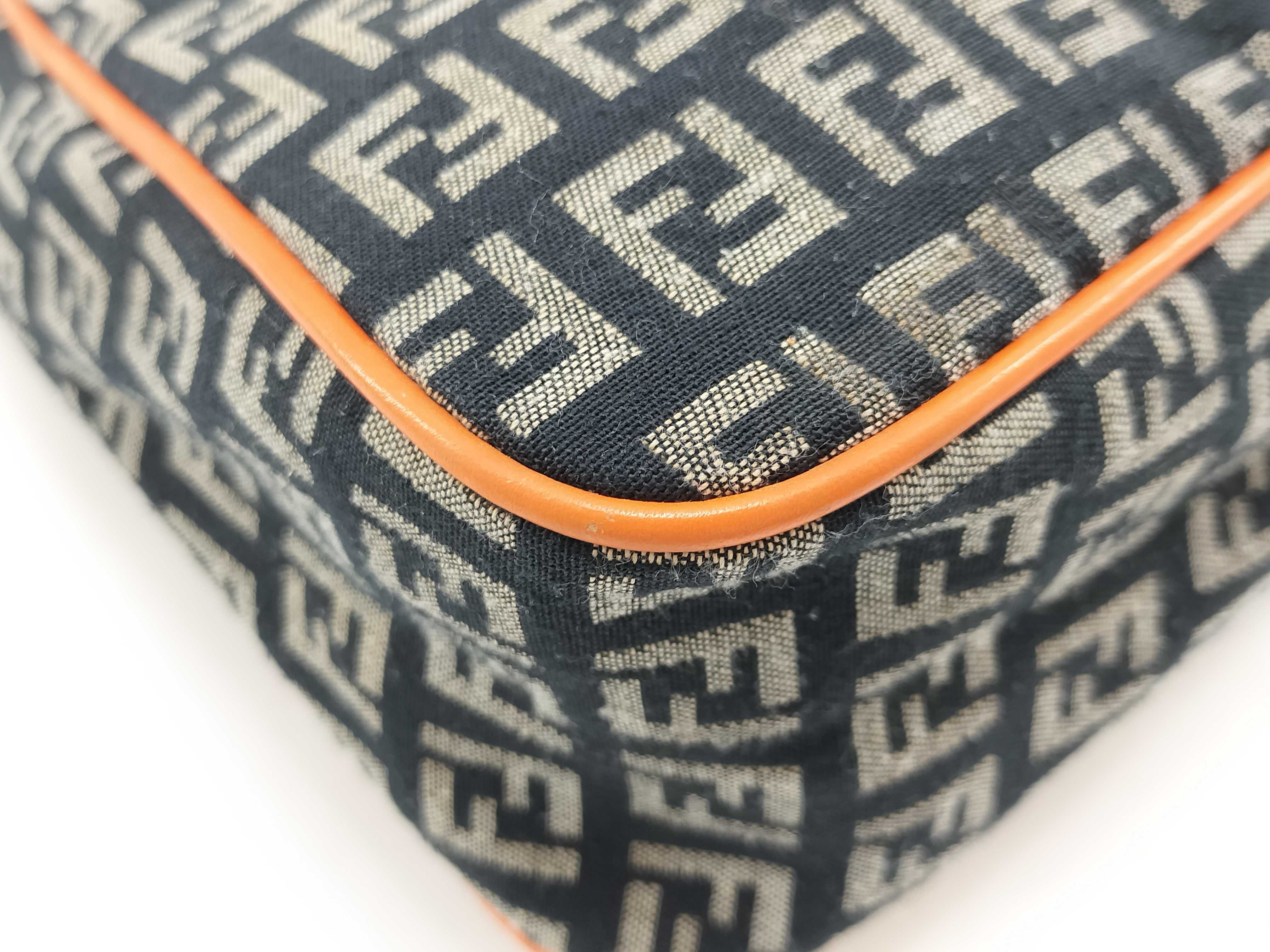 handbag, one-shoulder handbag — view 4