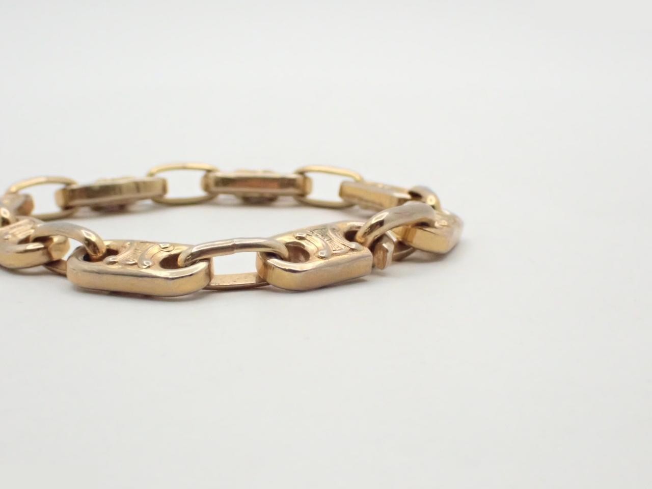 Triomphe bracelet, Macadam pattern, gold, wrist circumference approximately 17.5 cm — view 3