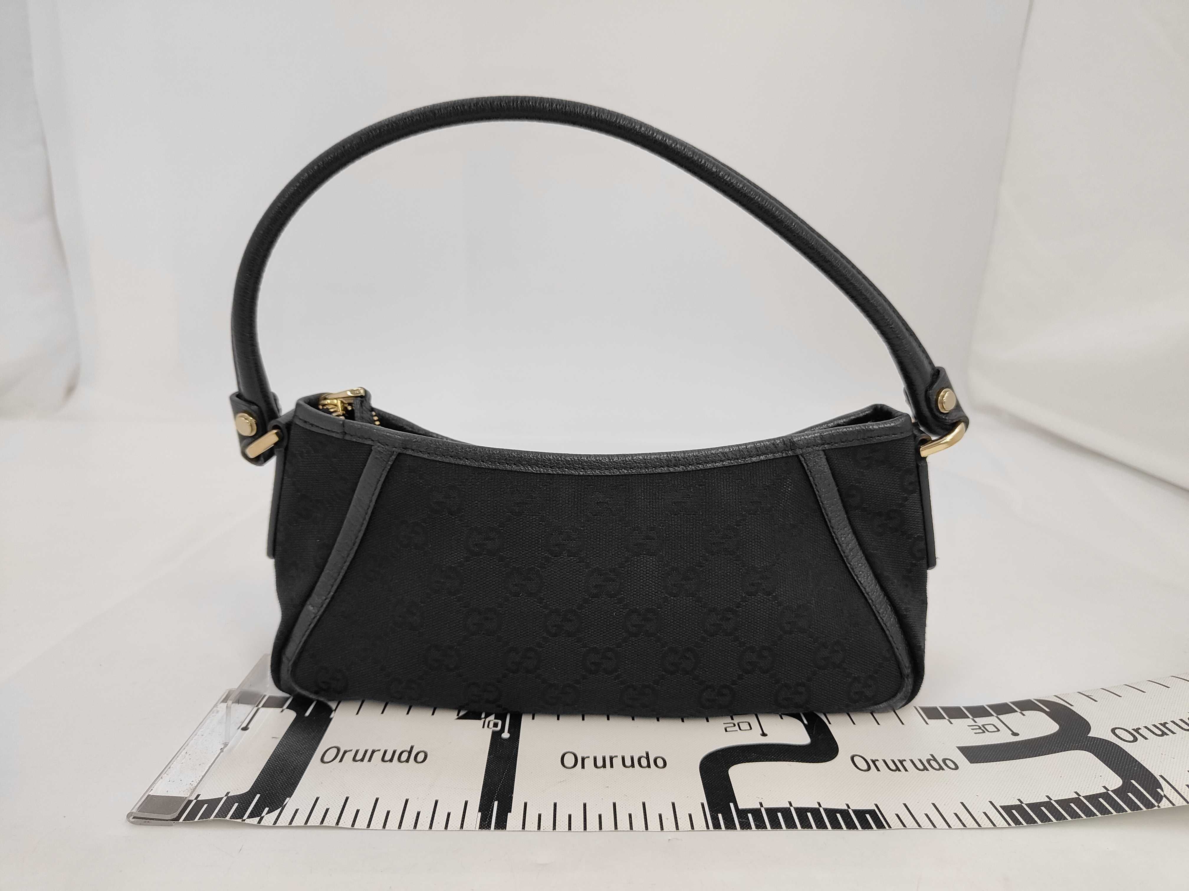 GG Logo Canvas Shoulder Bag Black — view 2