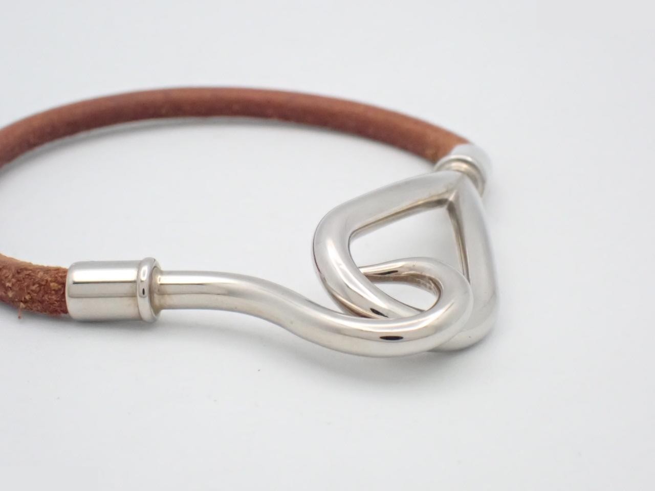 Jumbo bracelet/bangle, leather, approximately 17.5 cm in length, with original box. — view 3