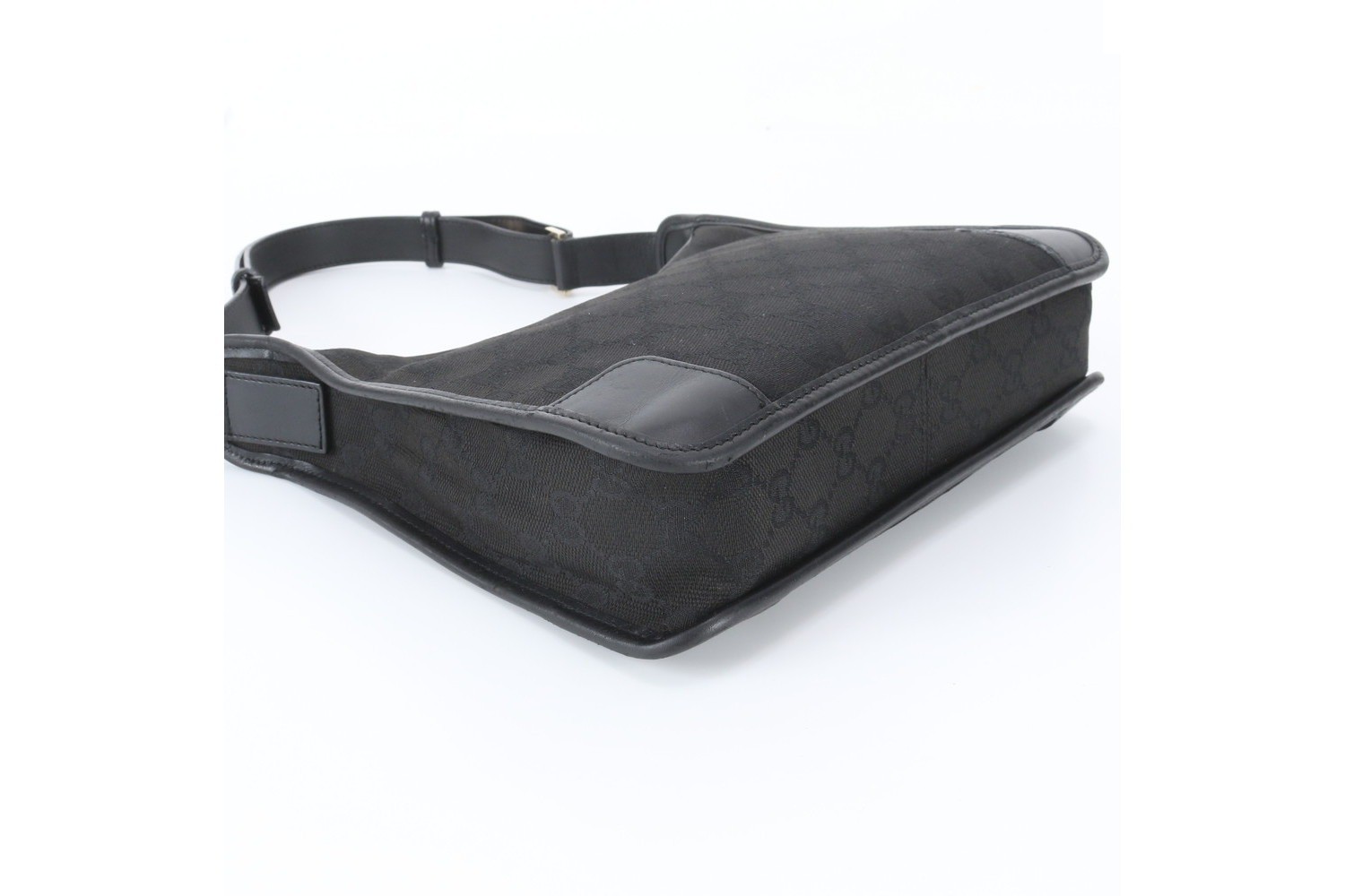 GG Canvas 001 4206 Leather Shoulder Bag — view 4