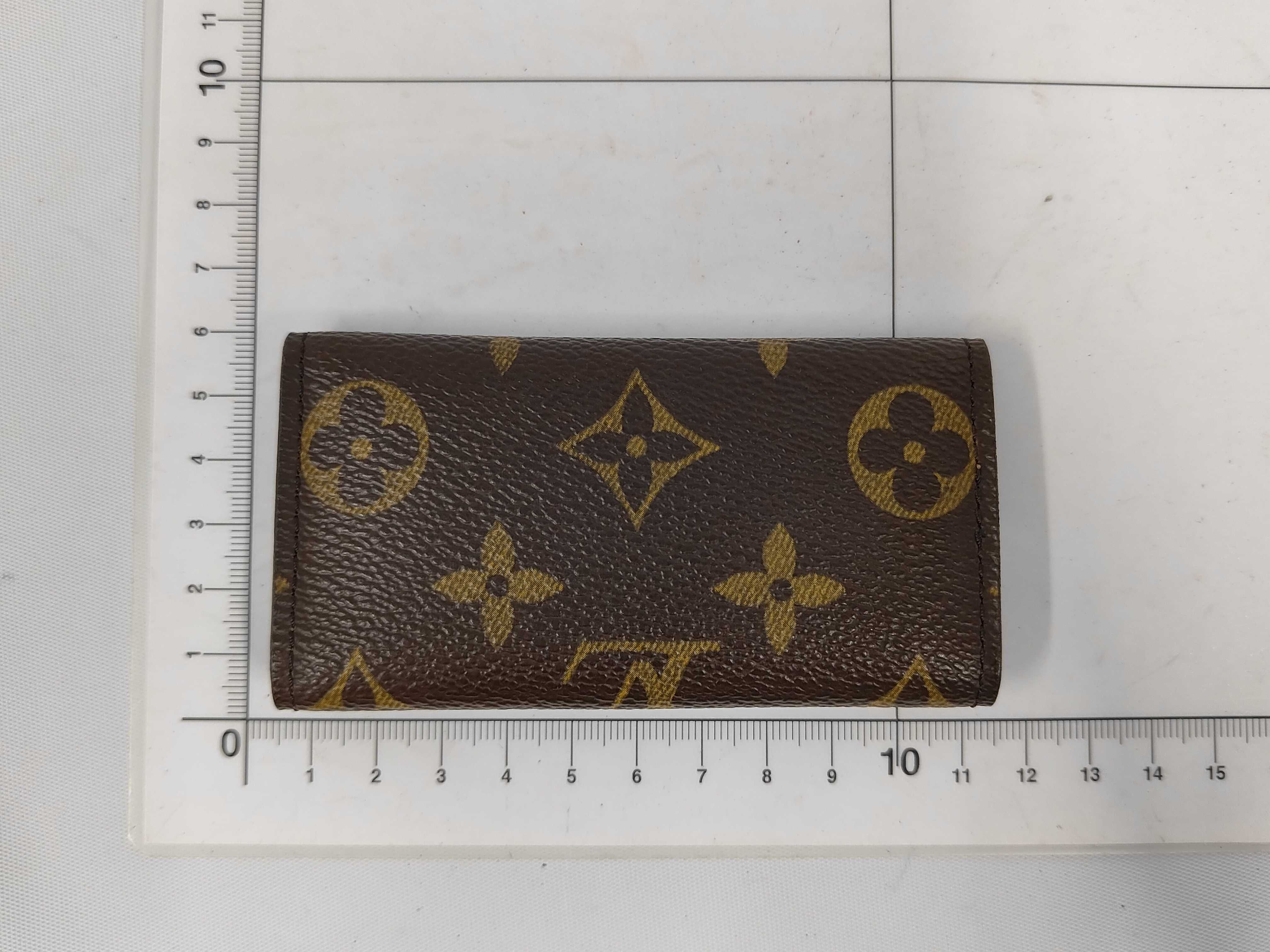 M62631 Key Case — view 3