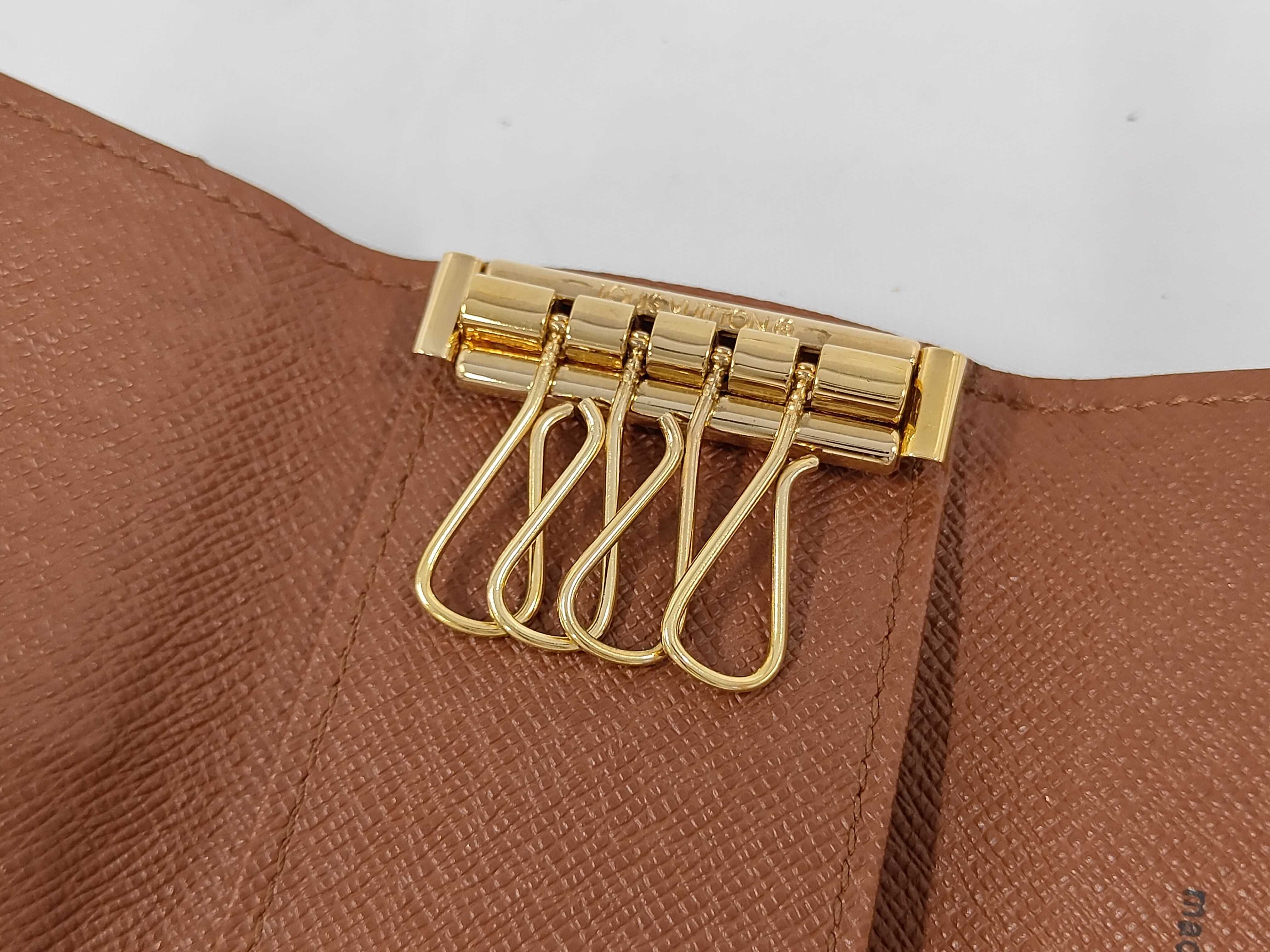 M62631 Key Case — view 7