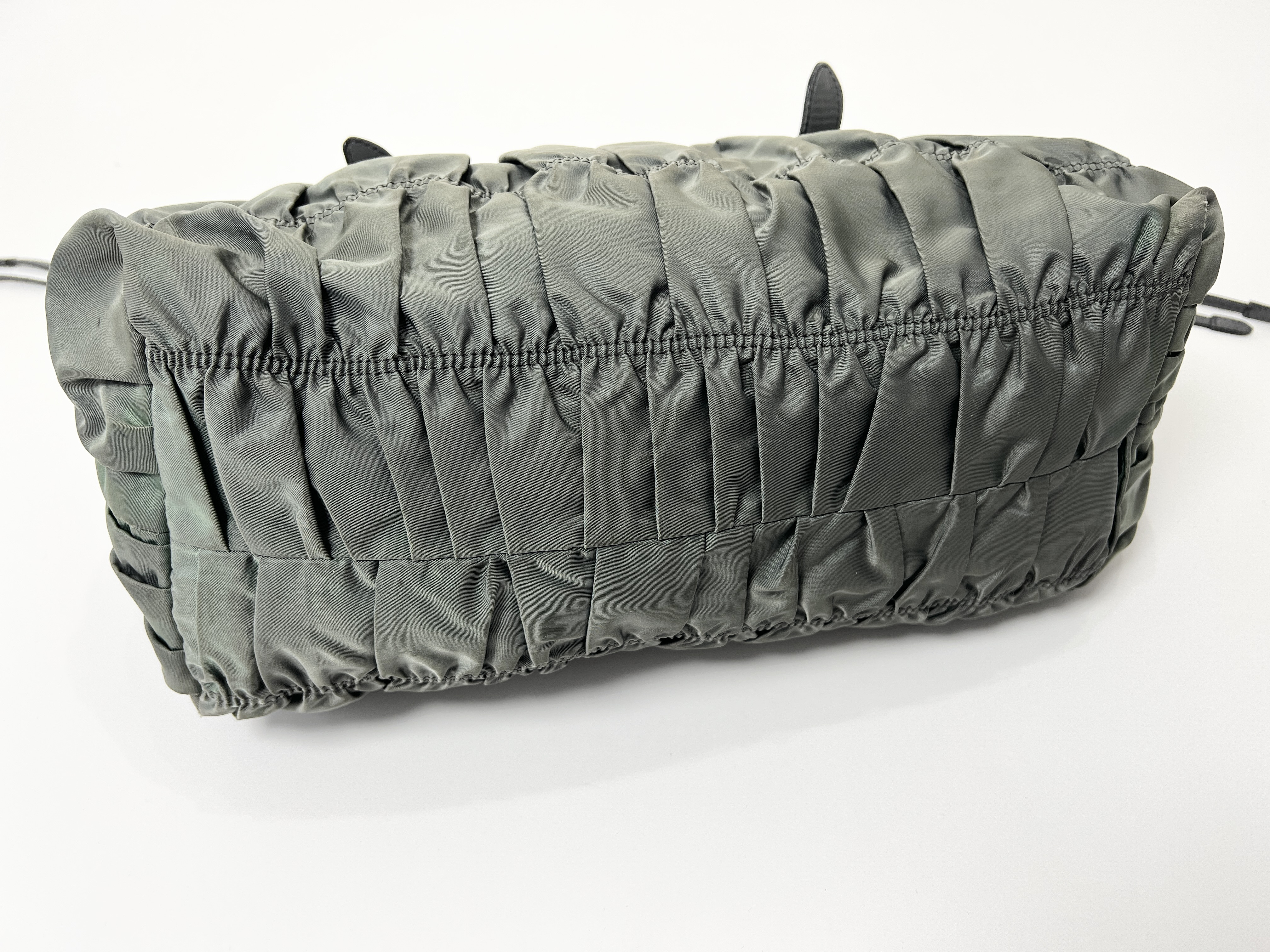 Nylon Gathered Gaufre Handbag Tote Bag — view 14