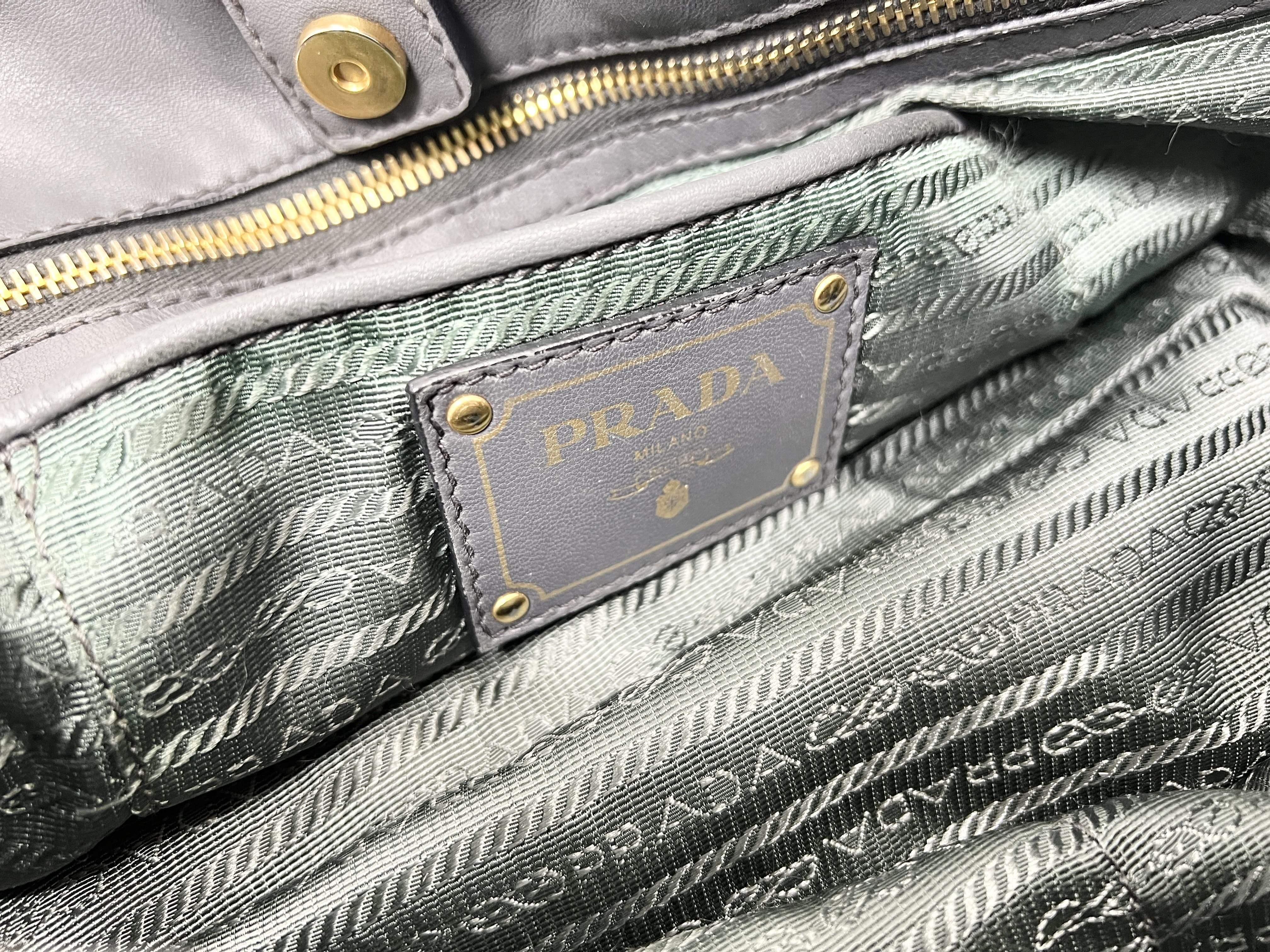 Nylon Gathered Gaufre Handbag Tote Bag — view 5