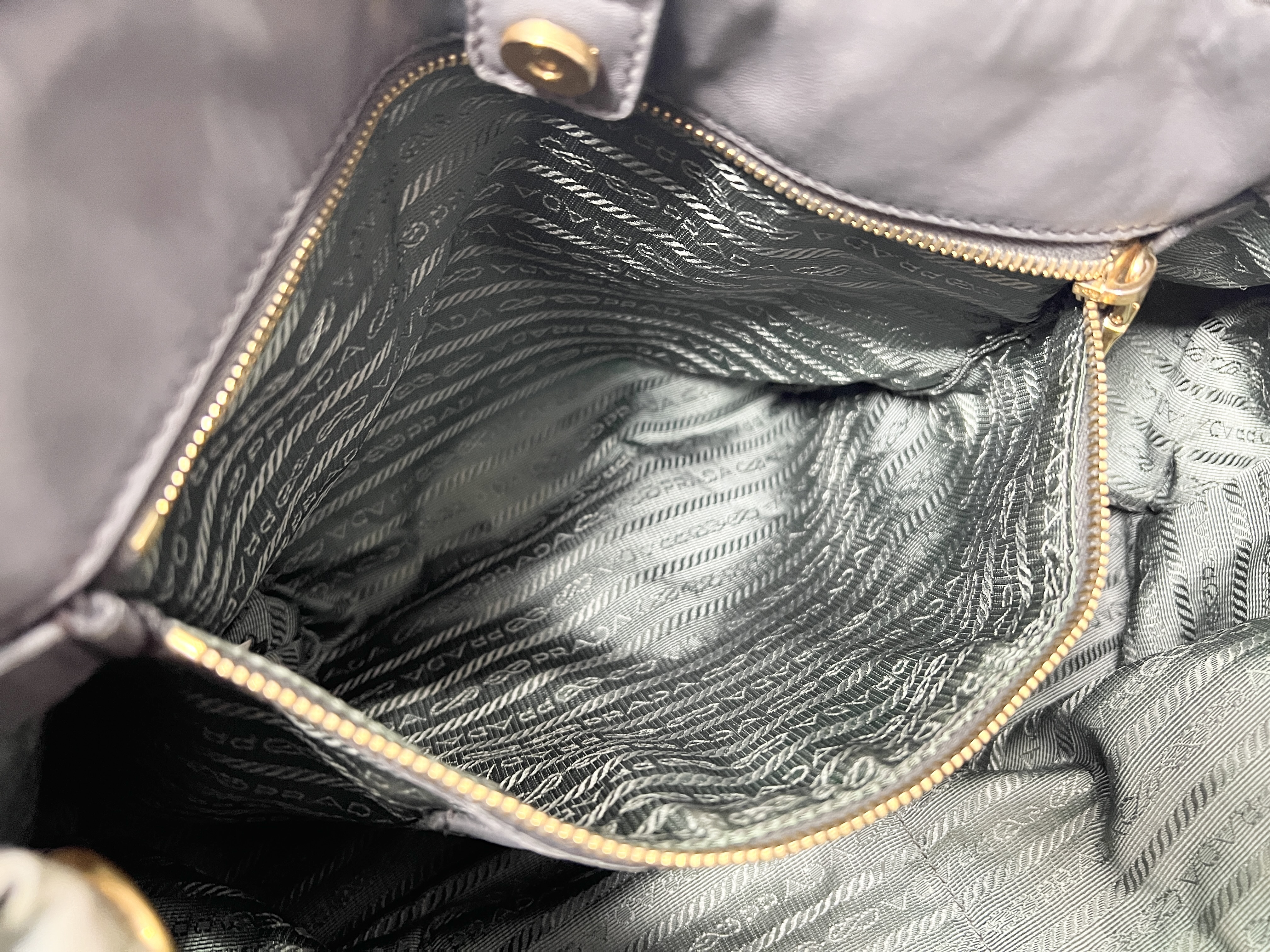 Nylon Gathered Gaufre Handbag Tote Bag — view 7