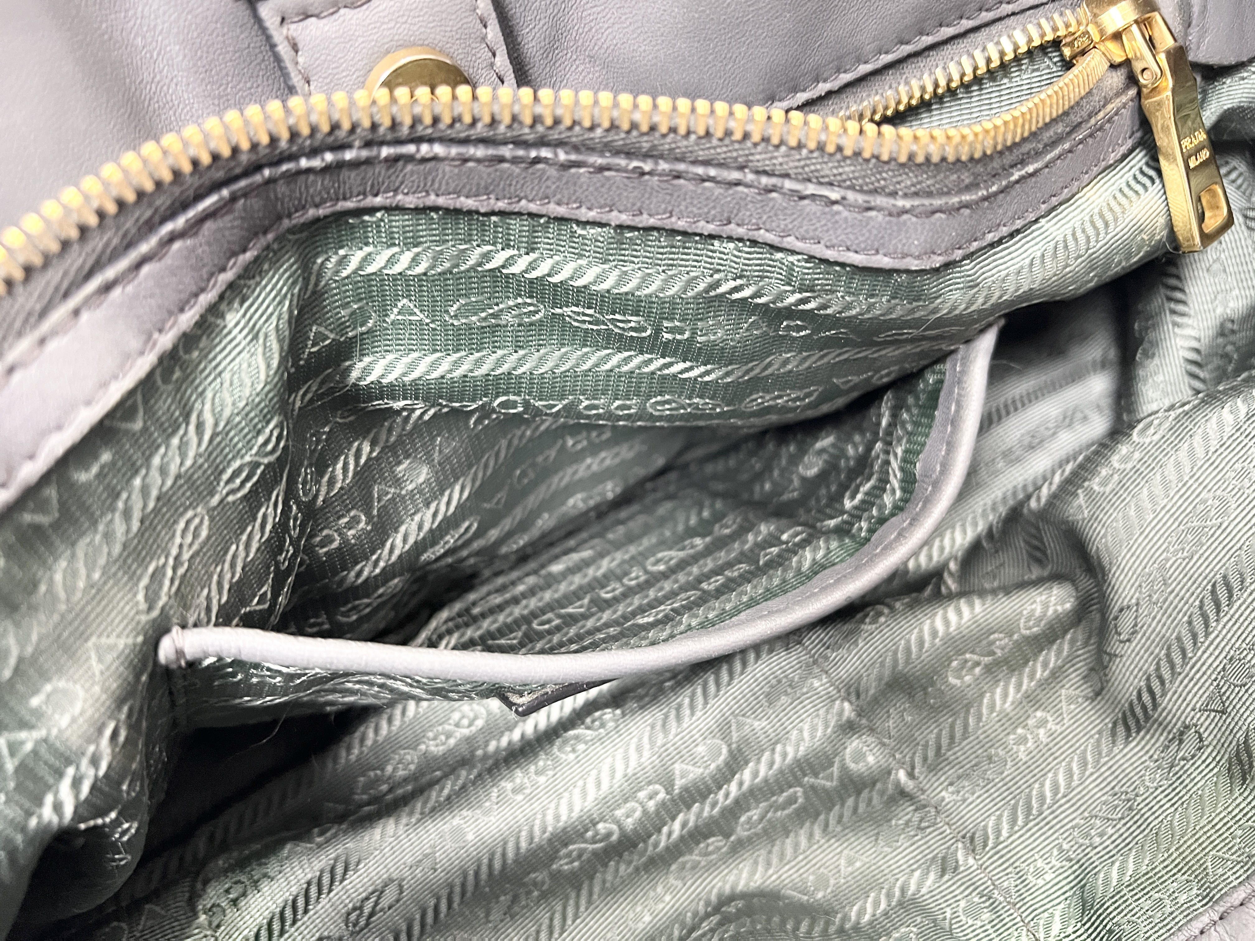 Nylon Gathered Gaufre Handbag Tote Bag — view 8