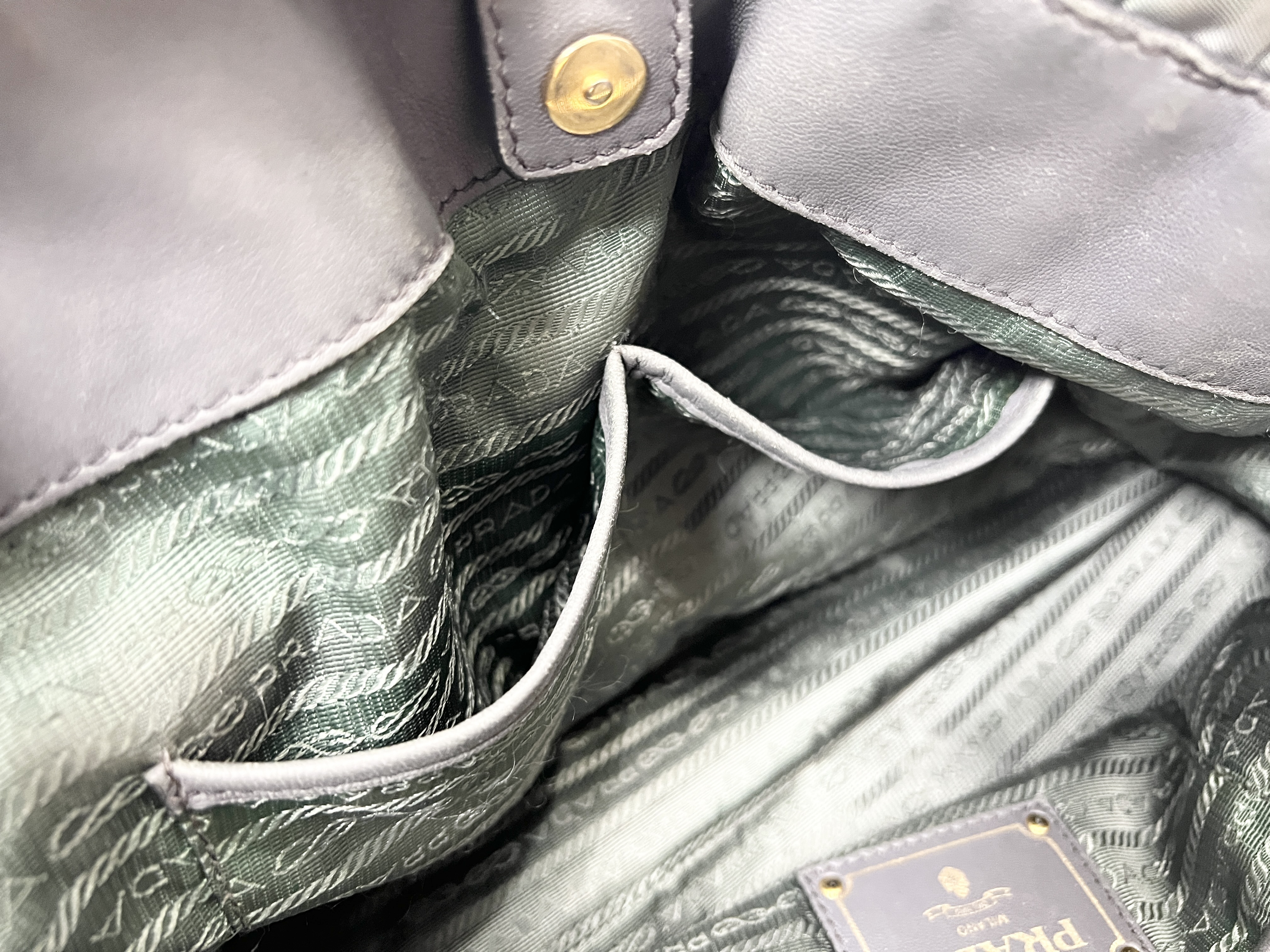 Nylon Gathered Gaufre Handbag Tote Bag — view 9