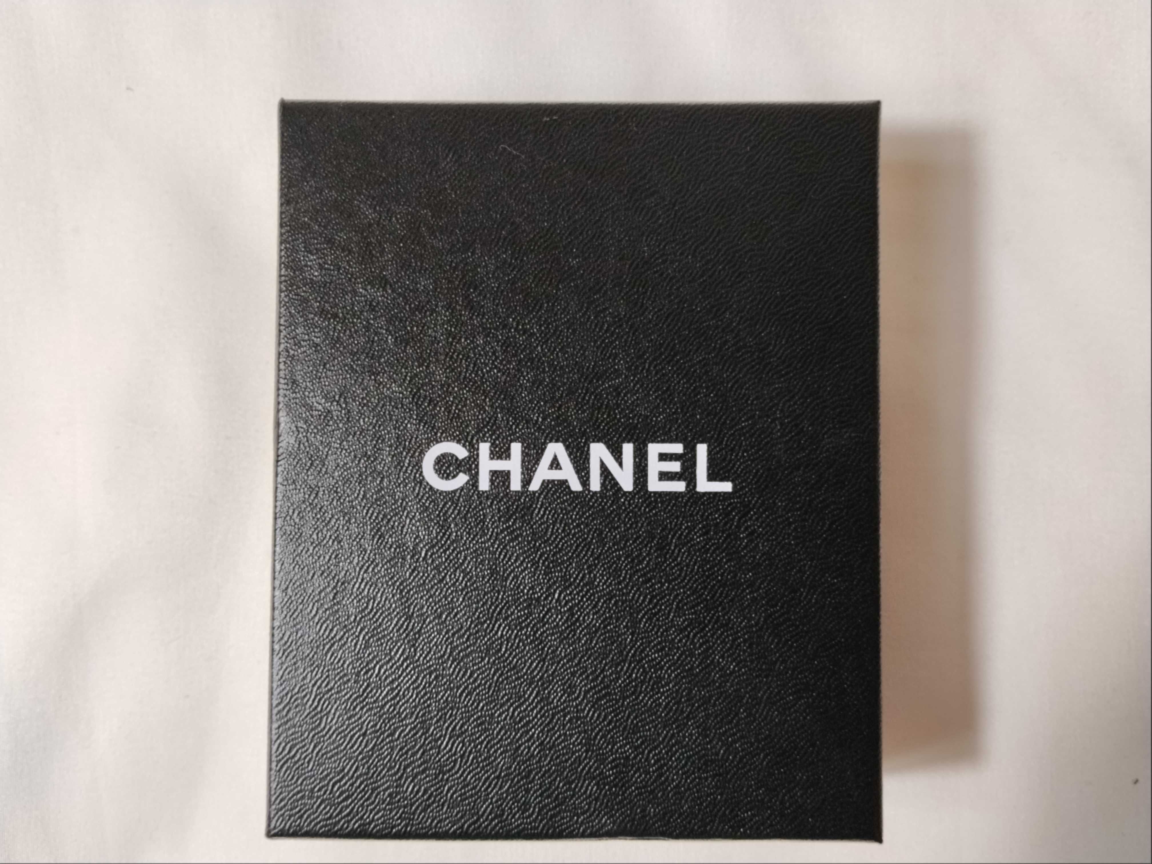 00A Necklace — view 7