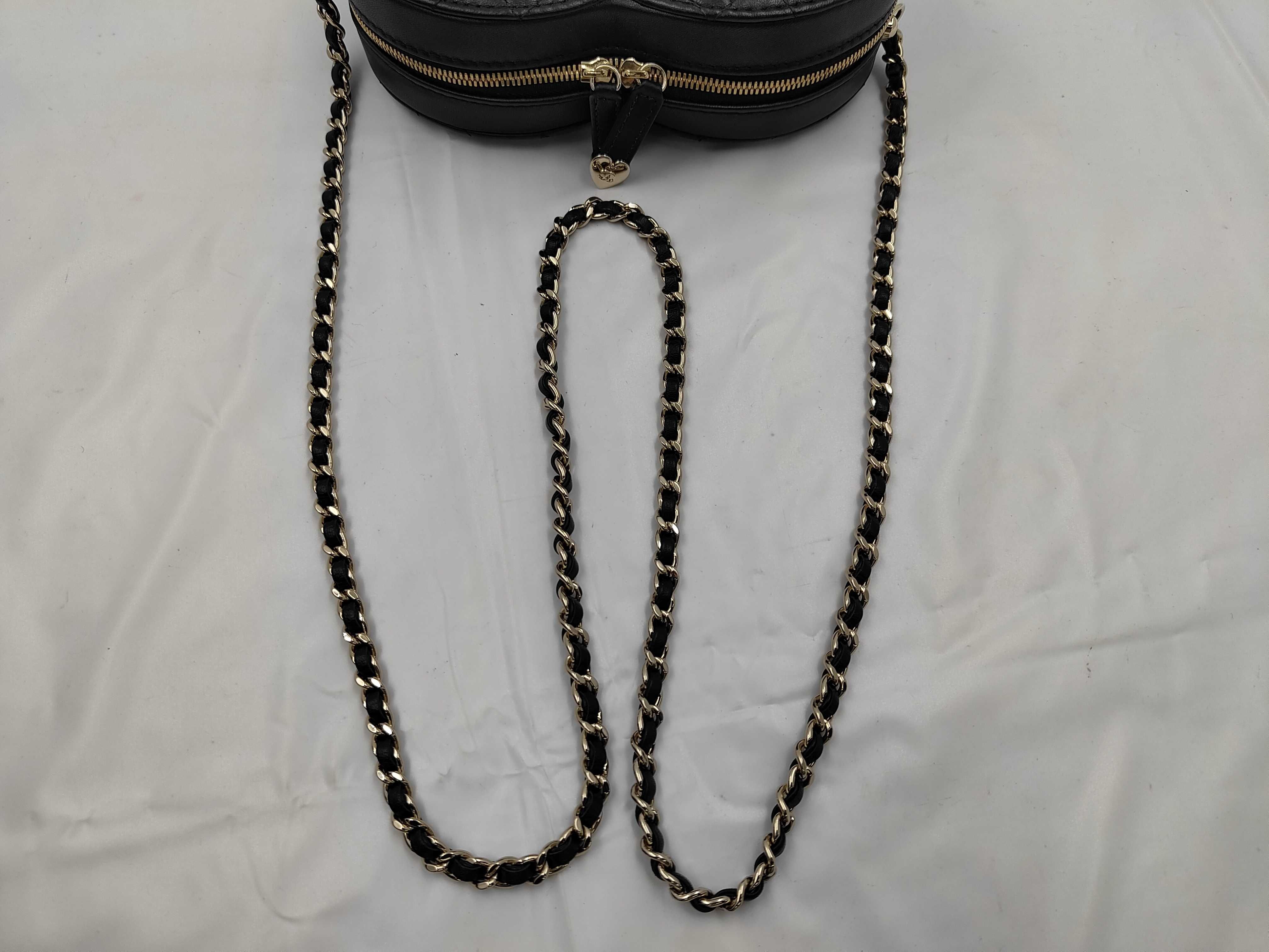 AS5764 Matelassé Heart-Shaped Chain Shoulder Bag (Includes Box and Dust Bag) — view 3