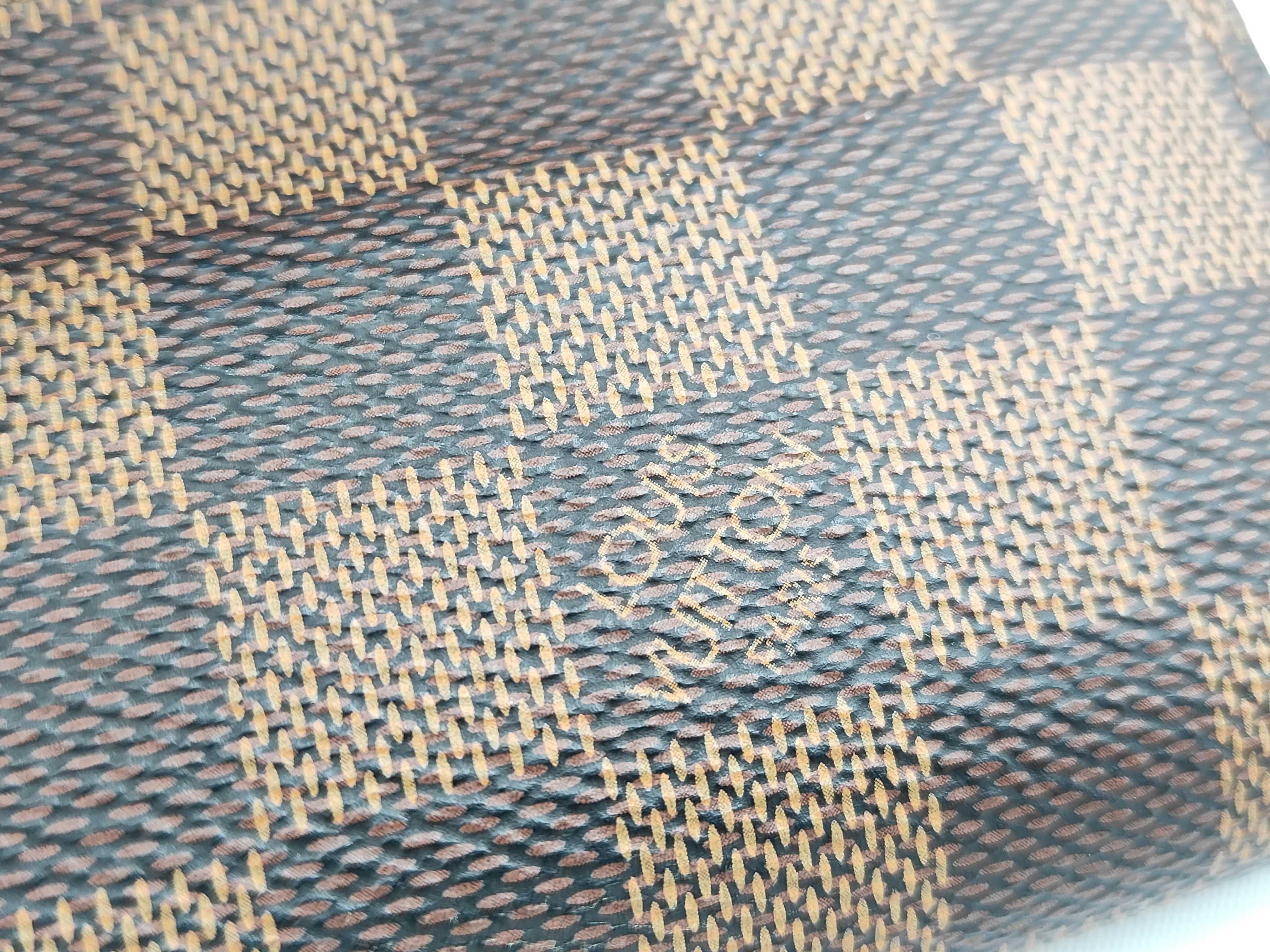 Damier Vuitton Sarah 10 New Model Damier Bag Wallet — view 7