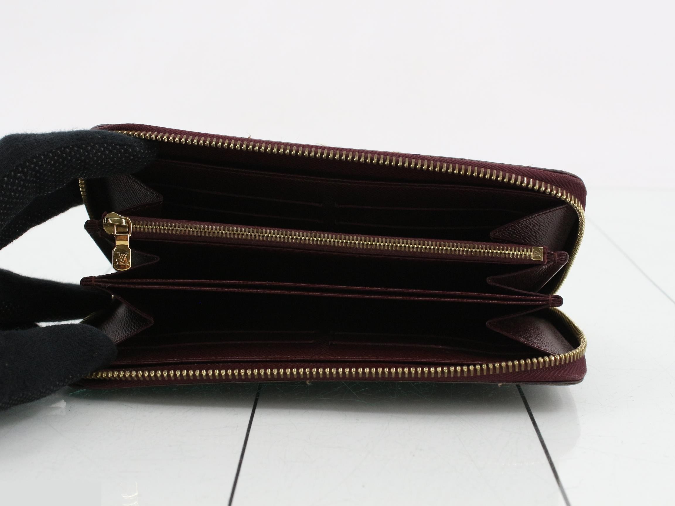 Damier Paillette Zippy Wallet — view 4