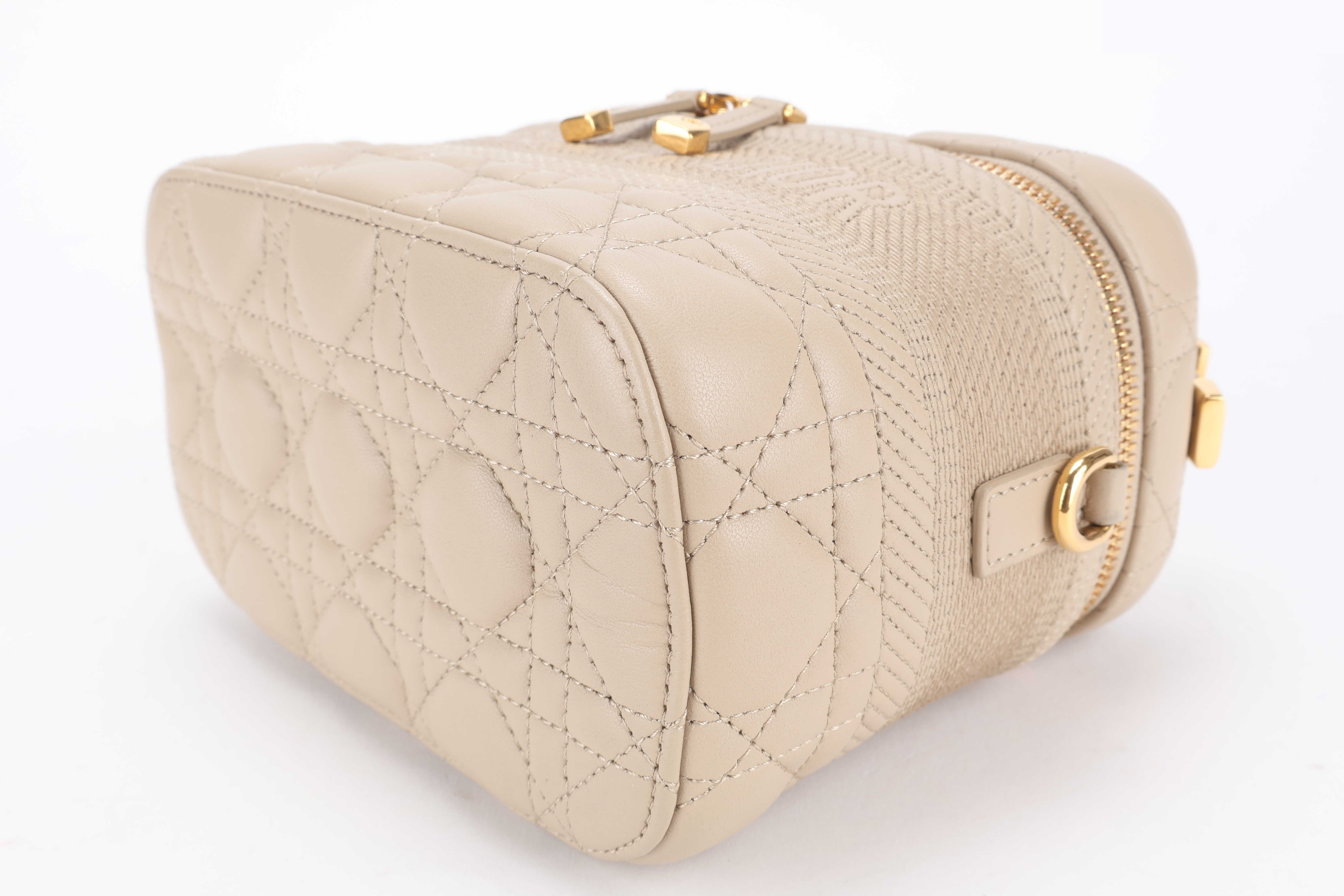 VANITY CASE SMALL BEIGE LAMBSKIN GHW — view 3