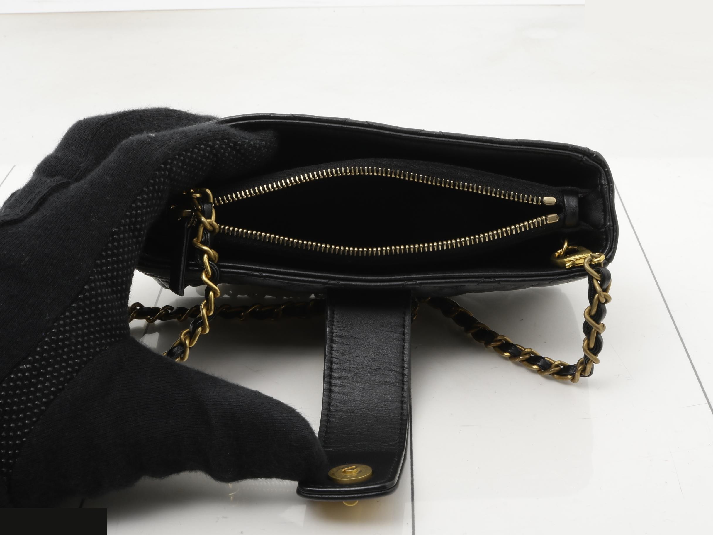 2.55 Leather Chain Shoulder Bag — view 4