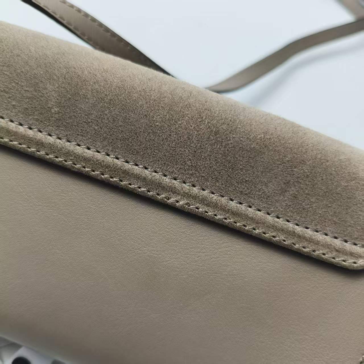 【*Shipped from: China*】Chloe Faye Leather Shoulder Bag — view 8