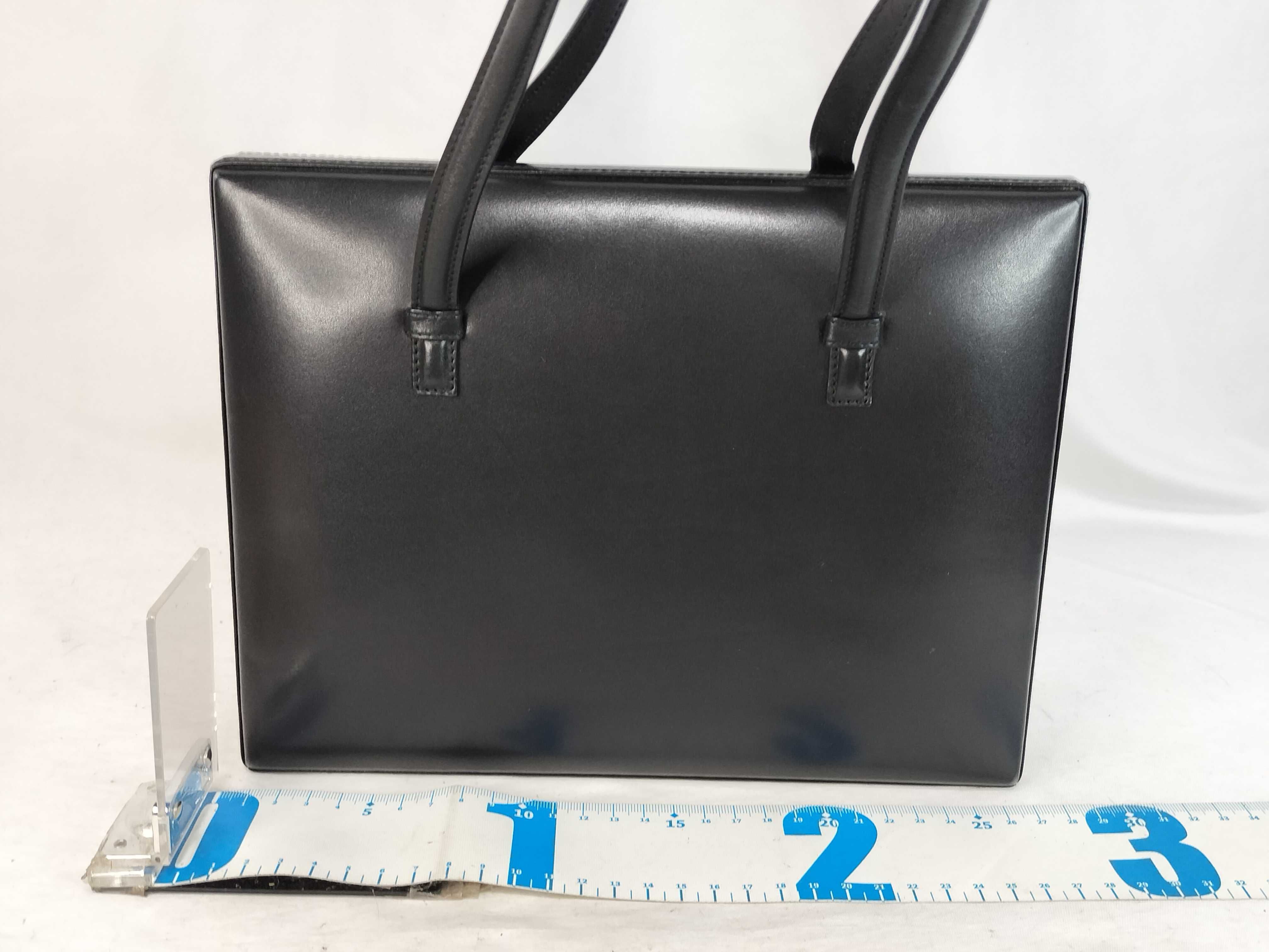 (Loewe) / Clasp Handbag / Vintage / Logo / Calf Leather / Black Handbag — view 2